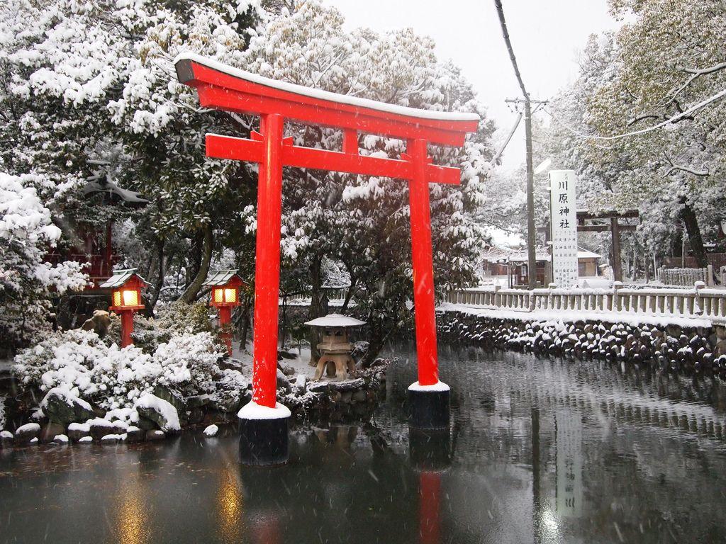 1024x768 Japan in Winter. I liked this view in a shinto temple