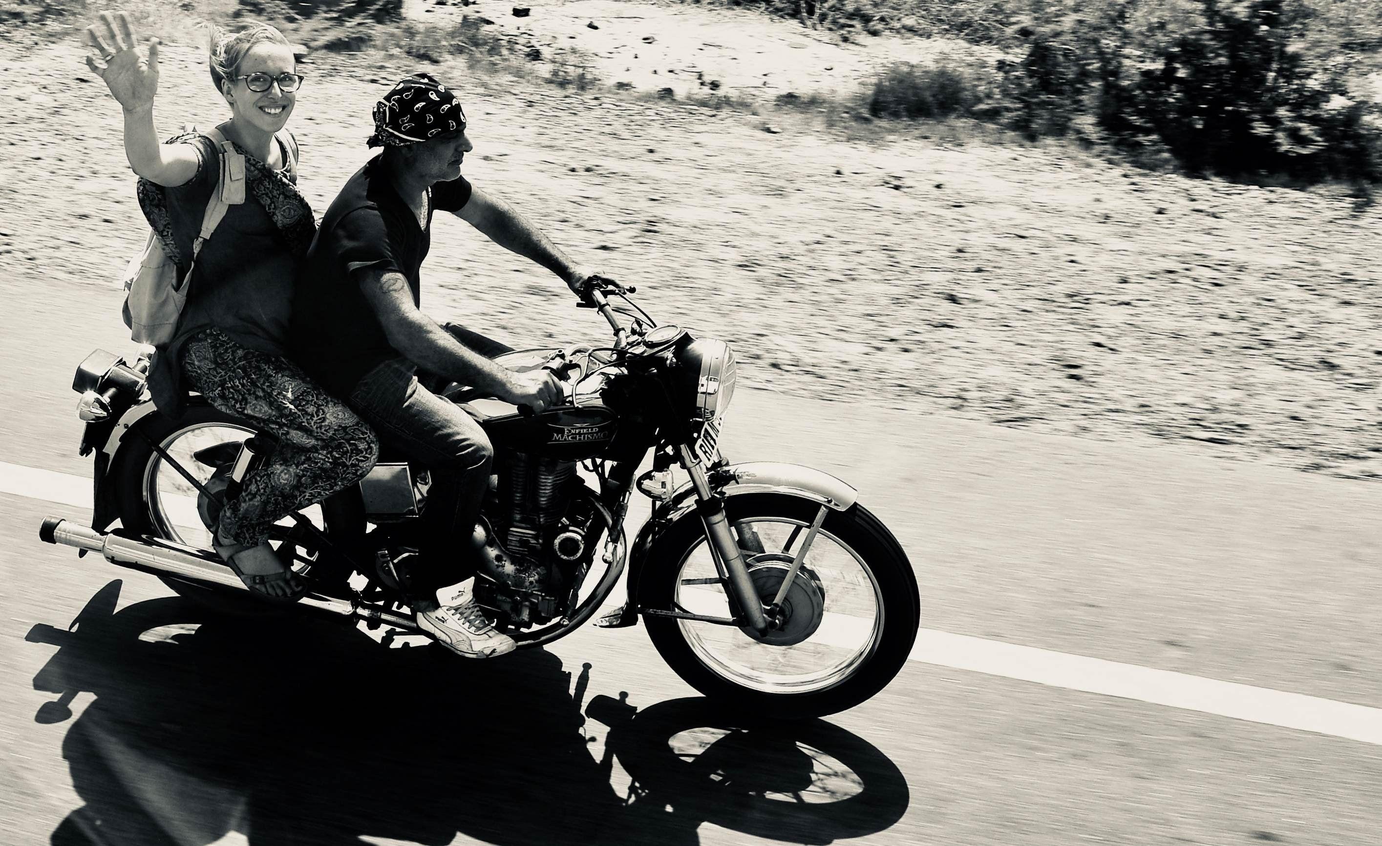 2829x1733 Monochrome Bike Ride Wallpaper Bike Ride