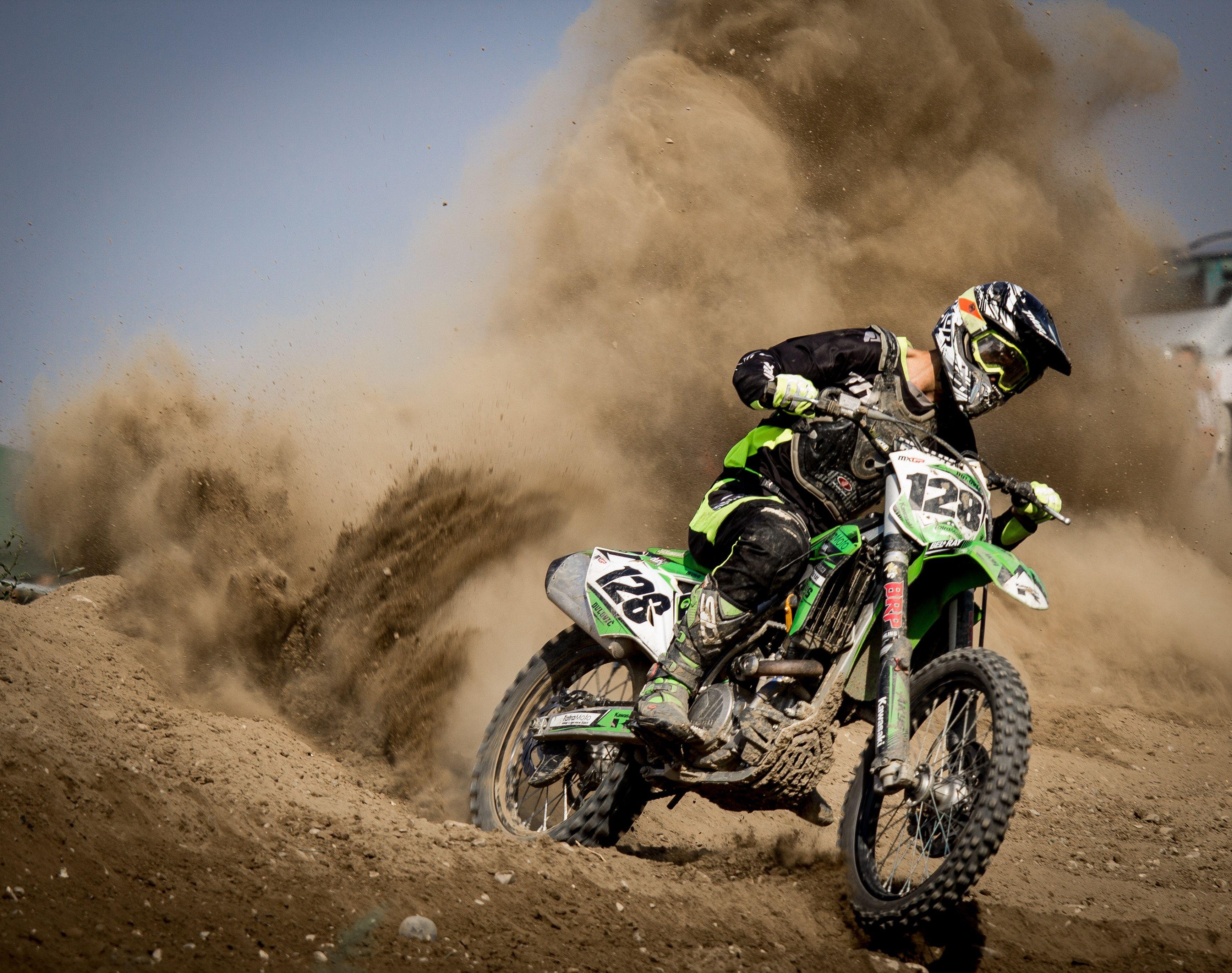 3471x2740 Rider Riding Green Motocross Dirt Bike · Free