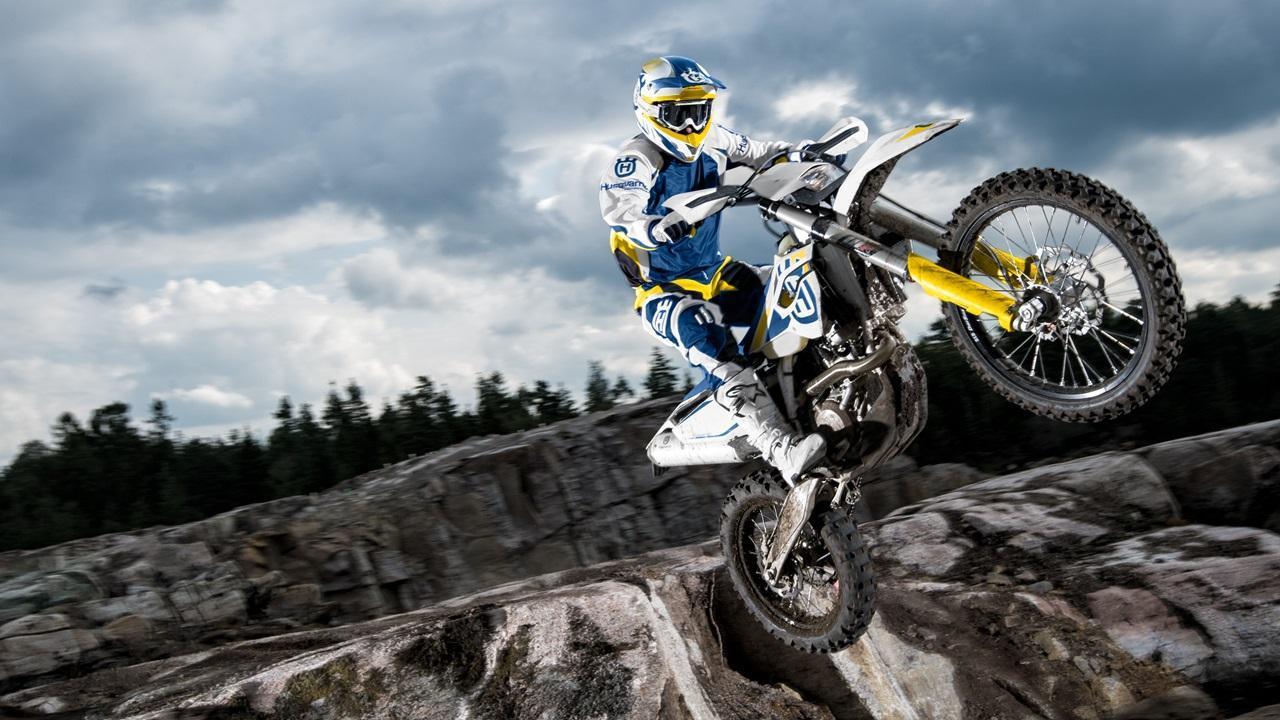 1280x720 Dirt bike riding wallpaper for Android