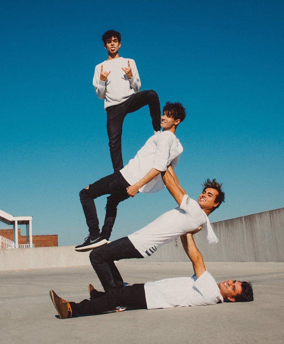 989x1200 Dobre Tower. Fotos tumblr mejores amigos, Fotos goals de amigas
