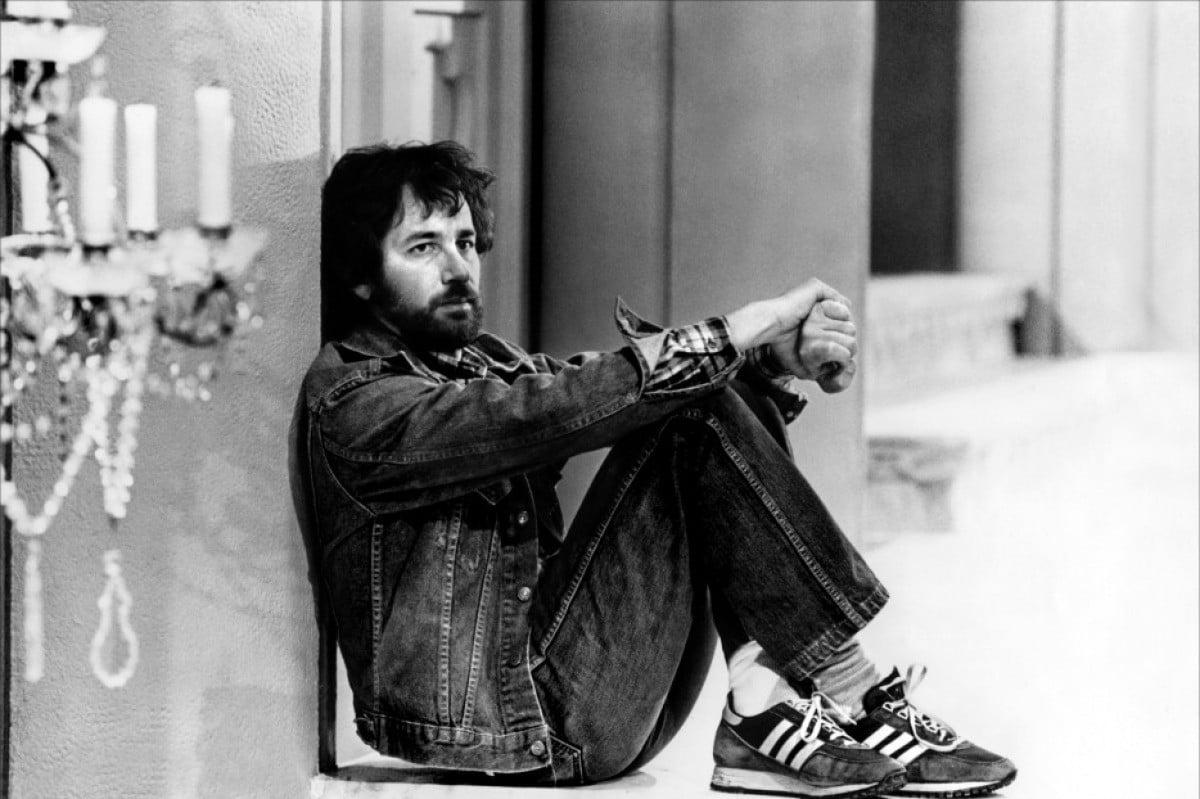 1200x799 Grayscale photography of man seating outdoor, men, Film directors