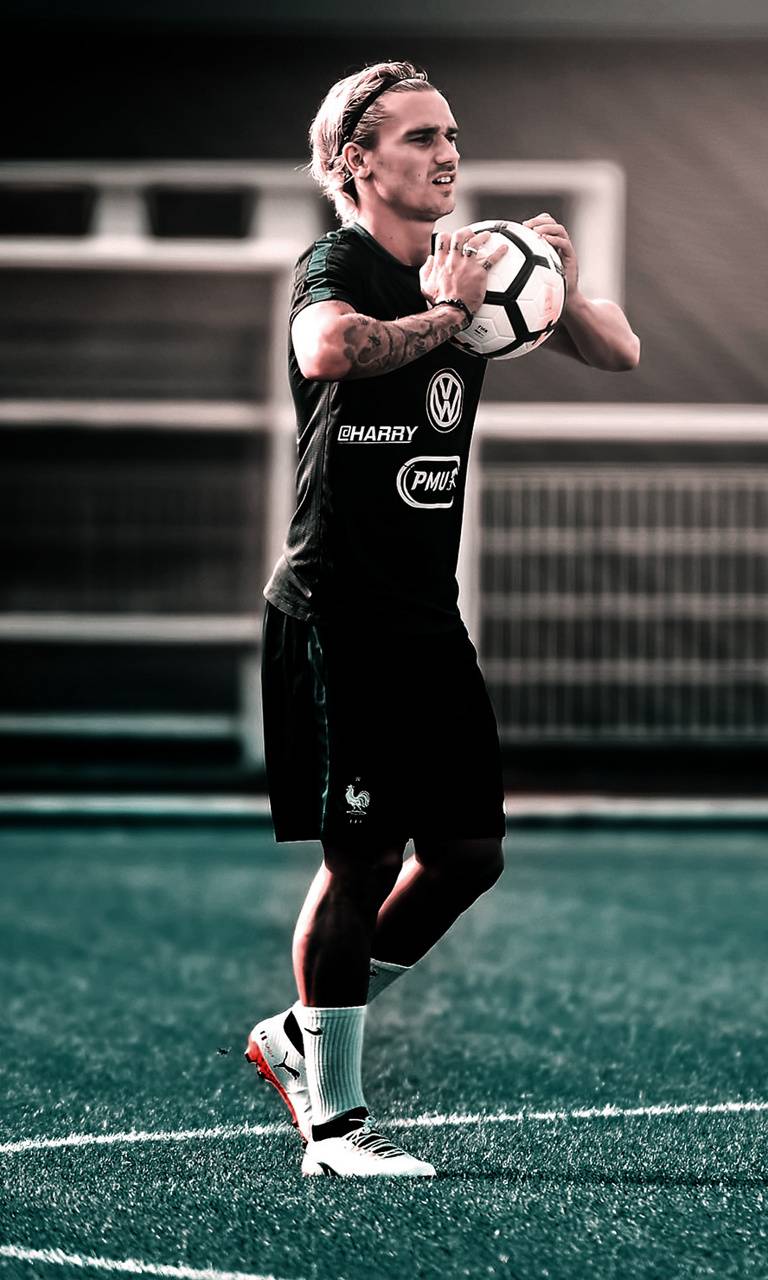 768x1280 Antoine Griezmann wallpaper
