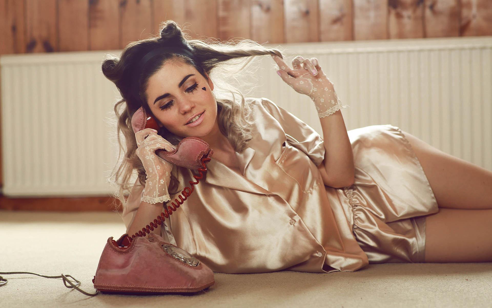 1920x1200 Brunette Phone Telephone Marina and the Diamonds wallpaper