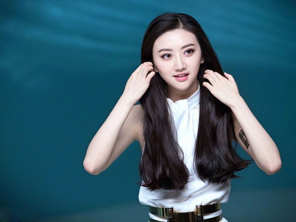 1024x768 Jing Tian (景甜)