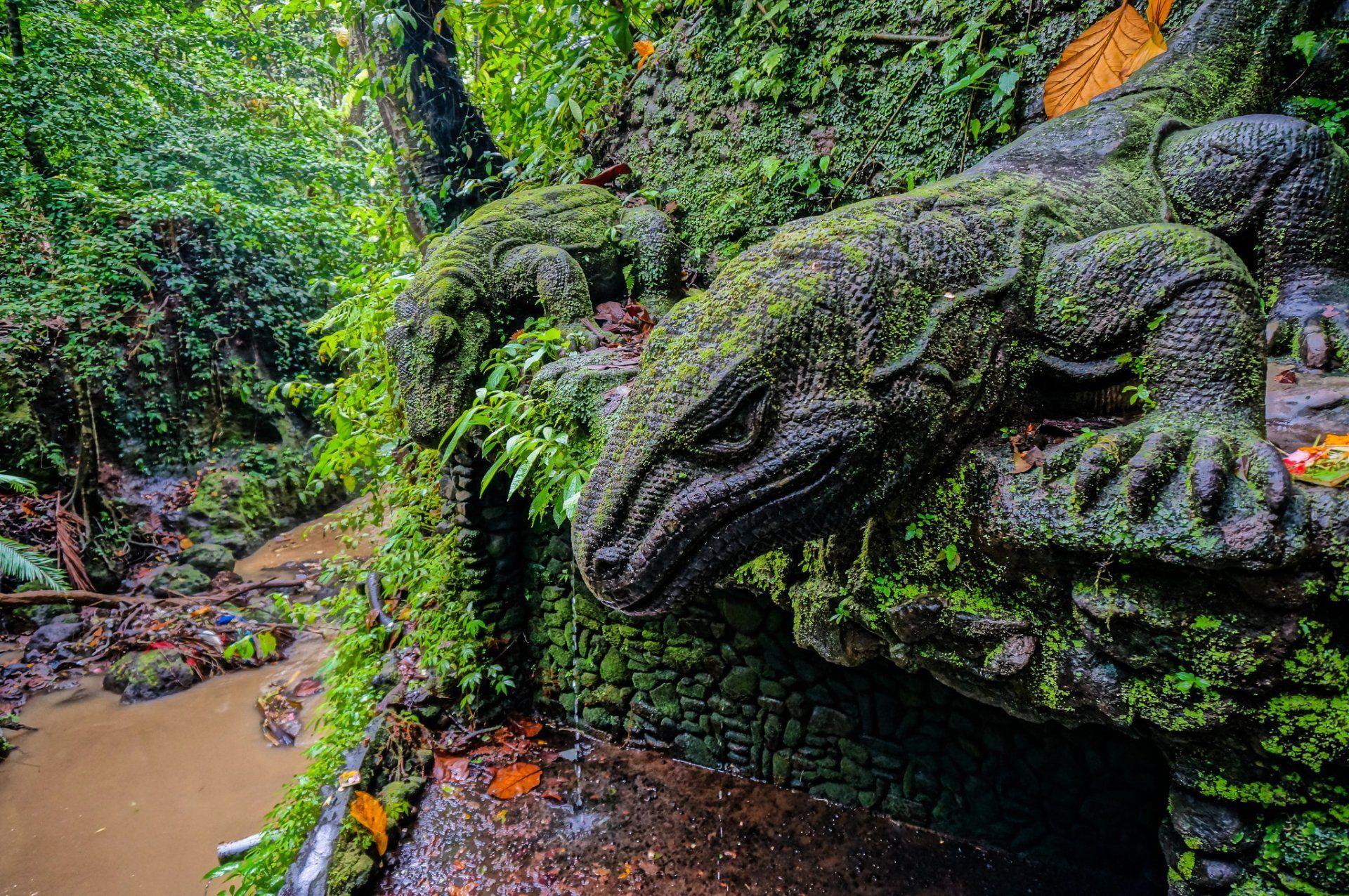 1920x1276 Komodo Dragon Statues Wallpaper 59773 1920x1276px