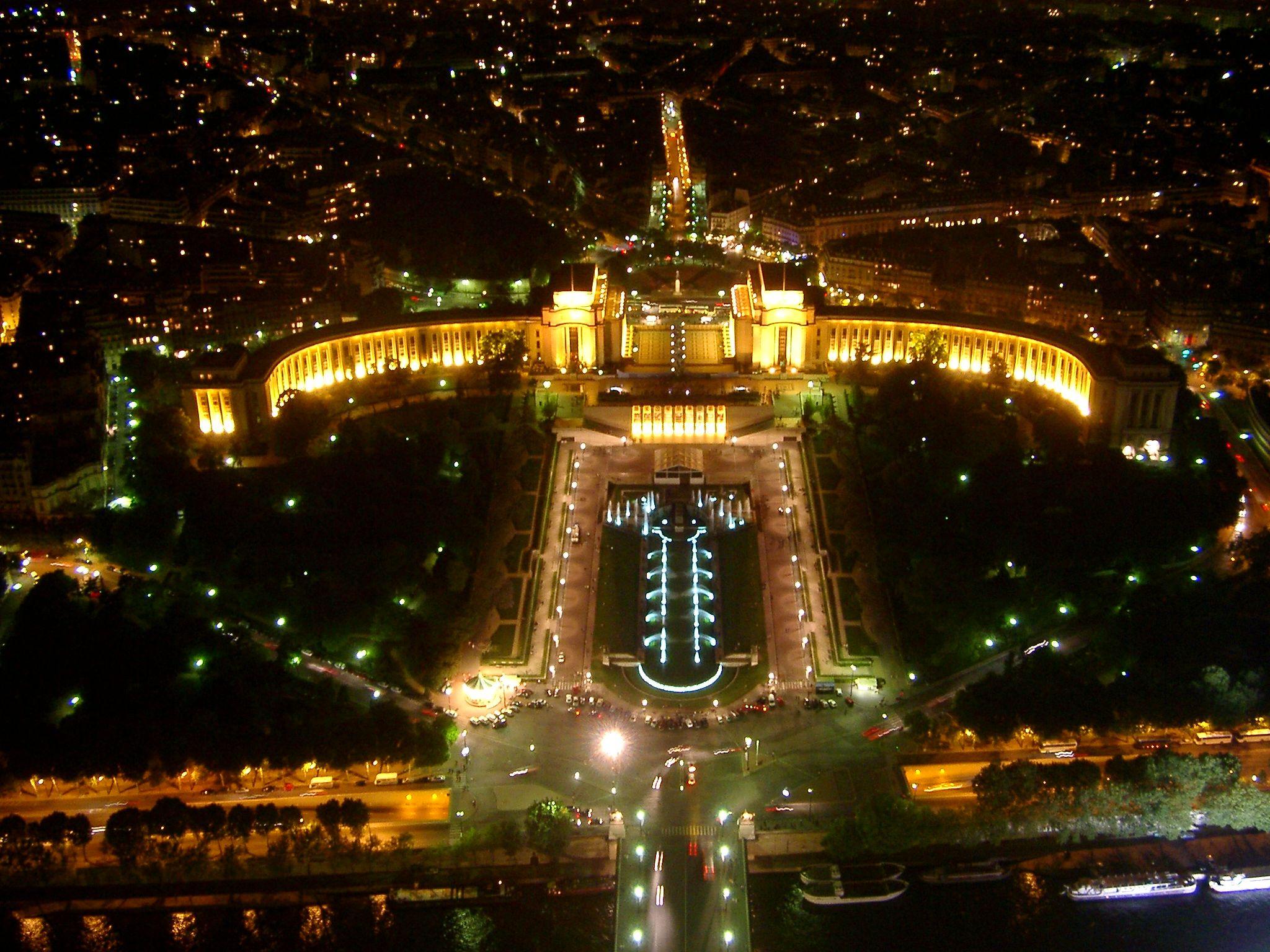 2048x1536 Paris Night City Wallpaper
