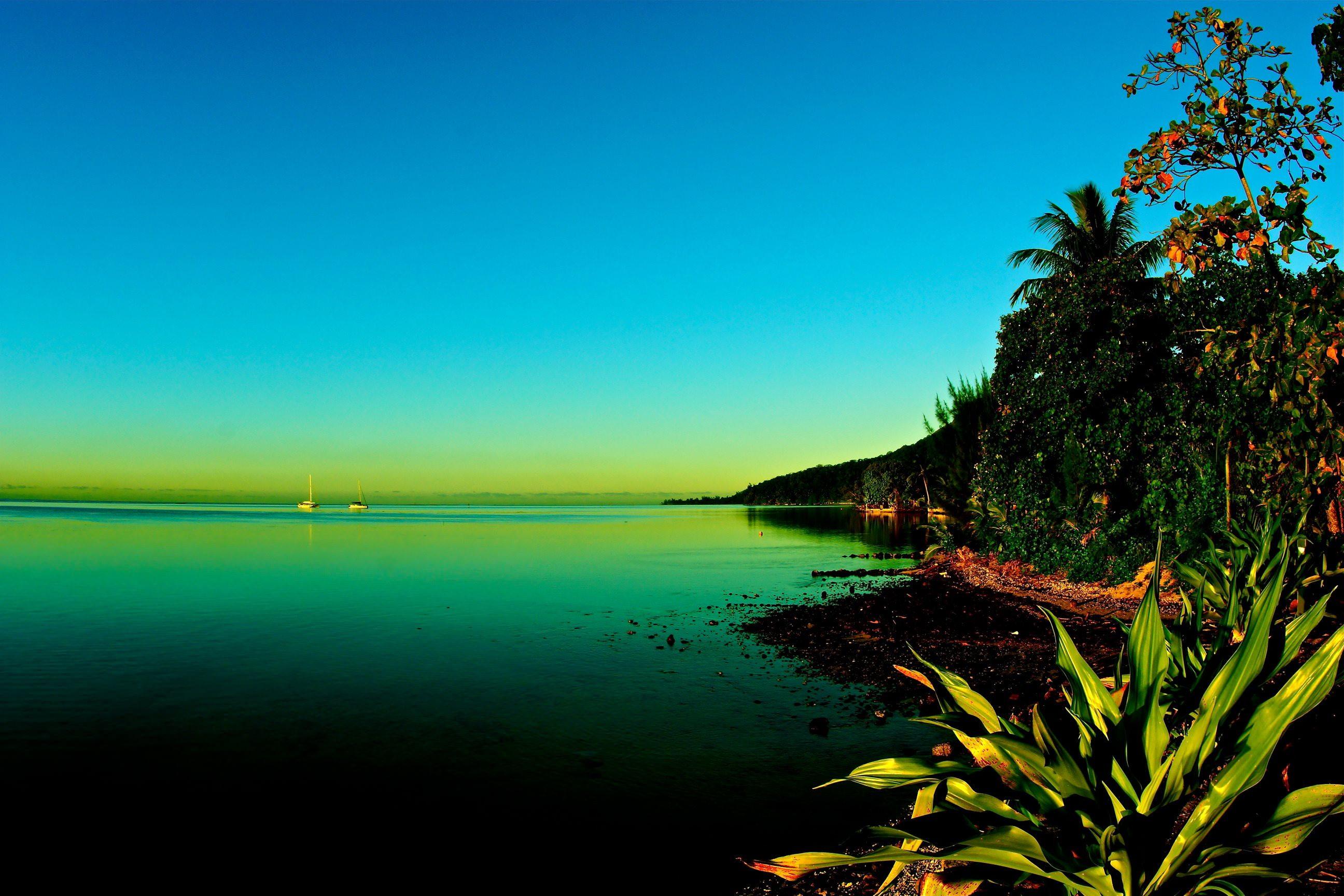 2592x1728 Moorea island (French Polynesia) / 2592 x 1728 / Sunriseandsunset