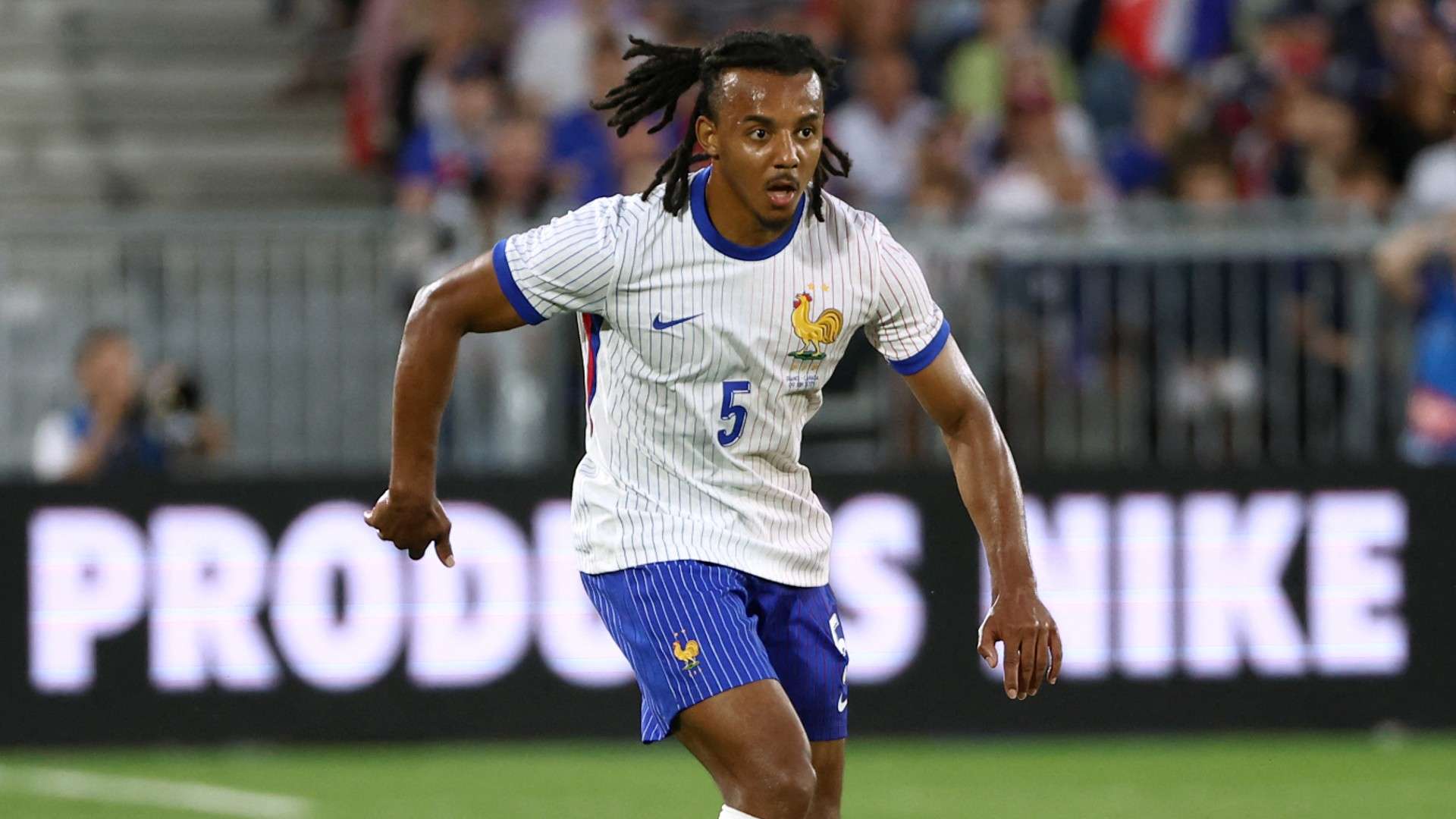 1920x1080 Arsenal ready to capitalise on Barcelona's financial trouble with approach for defender Jules Kounde. Goal.com US