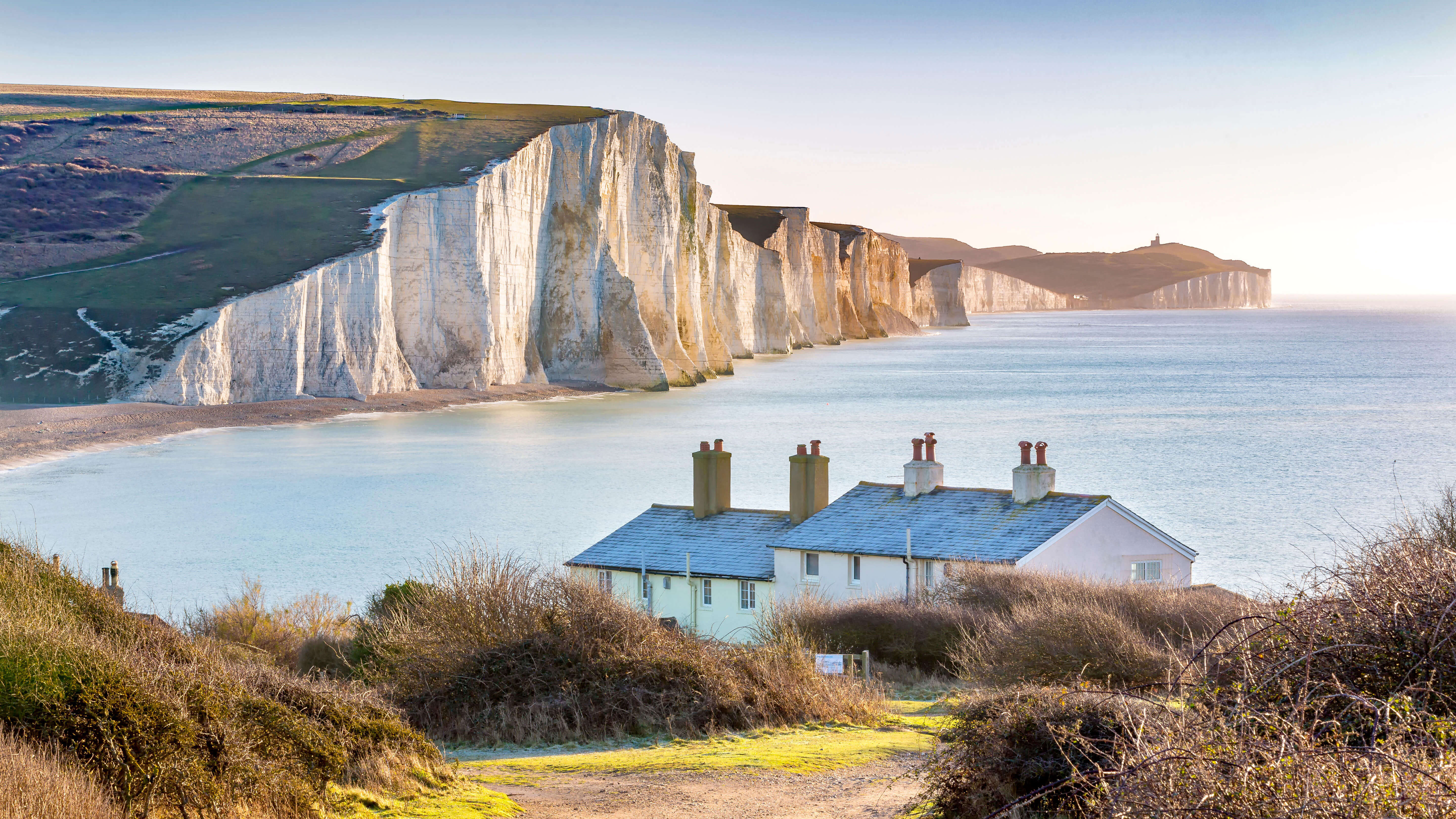 5760x3240 The white cliffs of. East Sussex