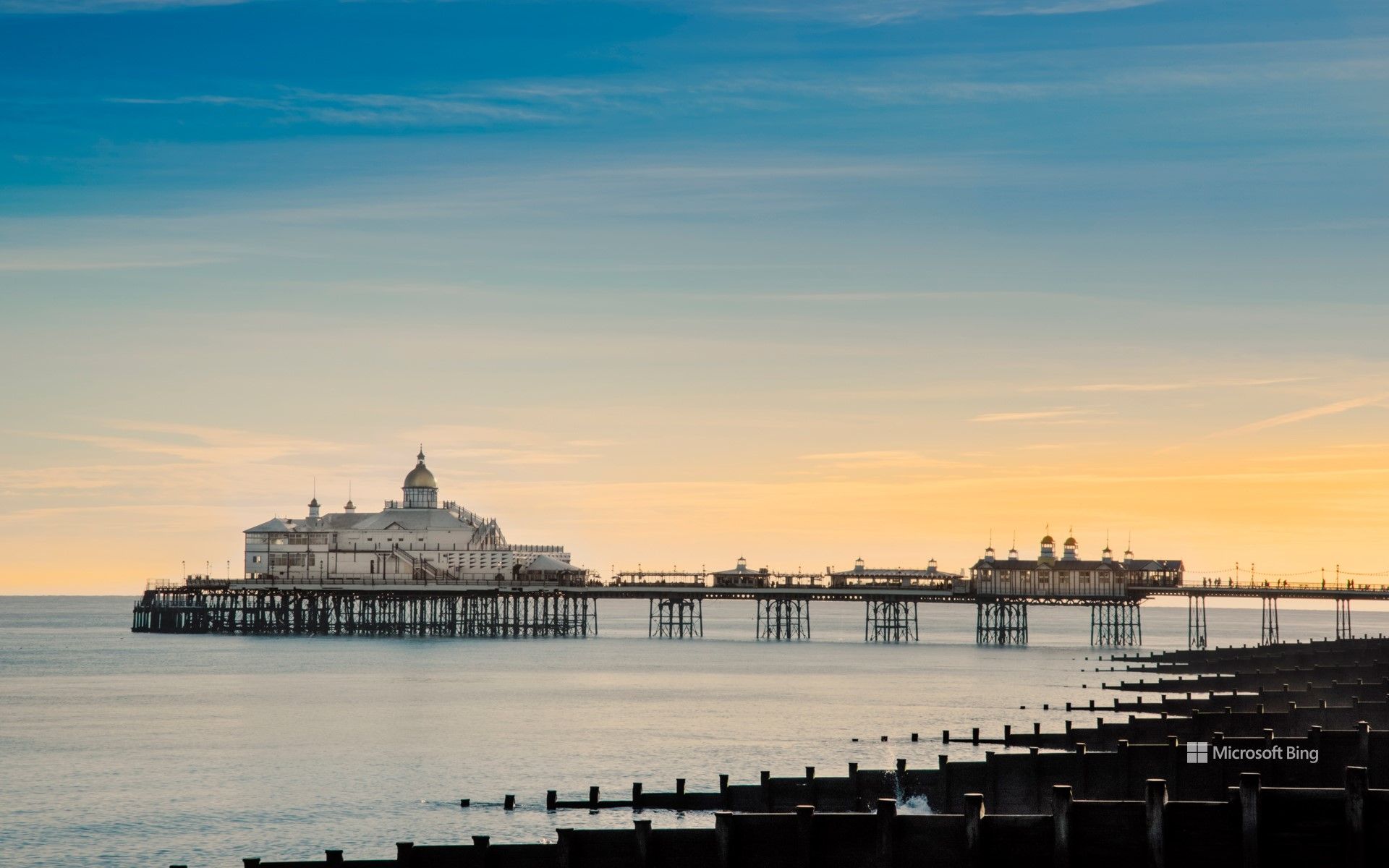 1920x1200 View along the beach to Eastbourne Pier, Eastbourne, East Sussex. Wallpaper