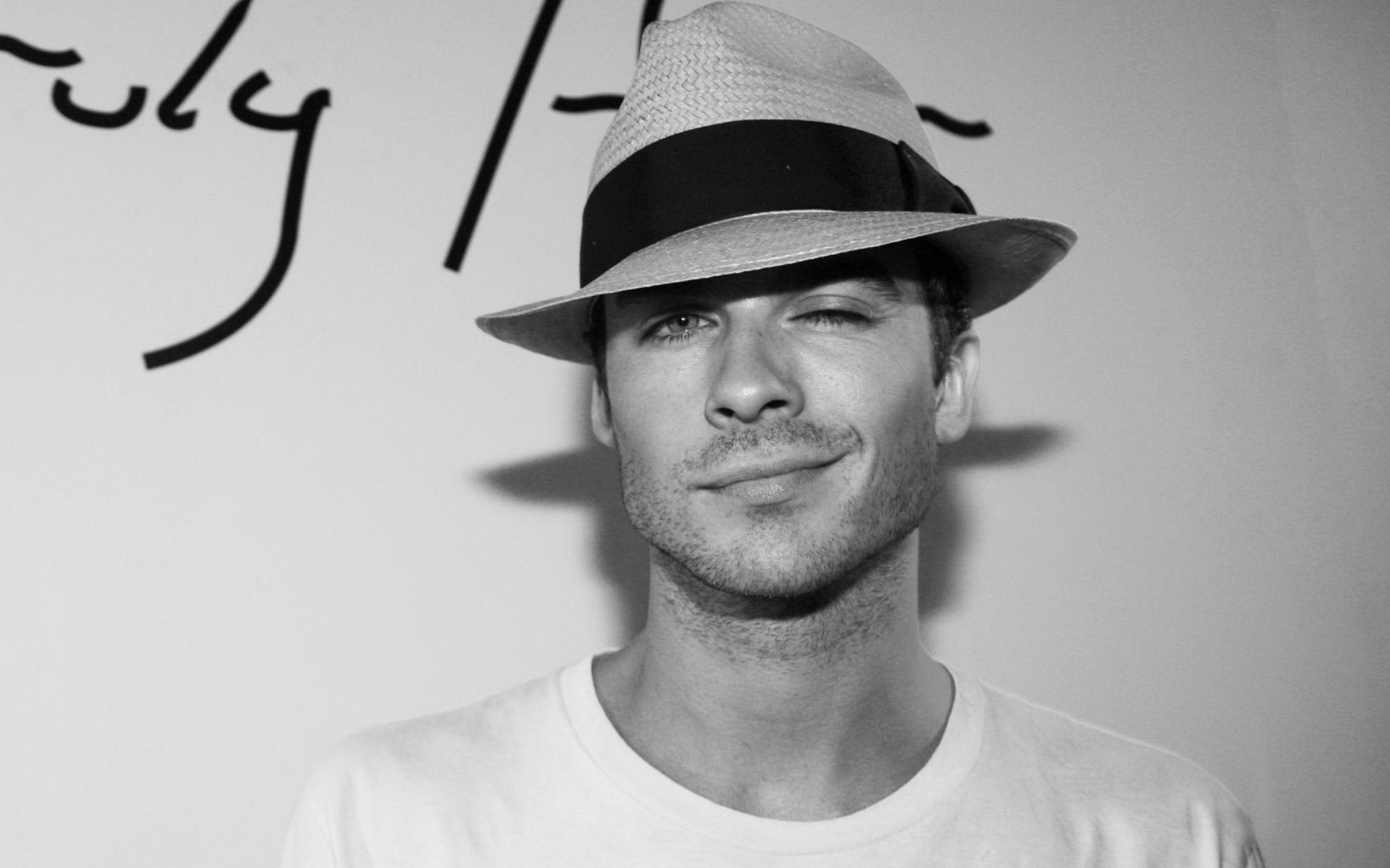 2880x1800 Ian Somerhalder With Cap Image Macbook Pro Retina