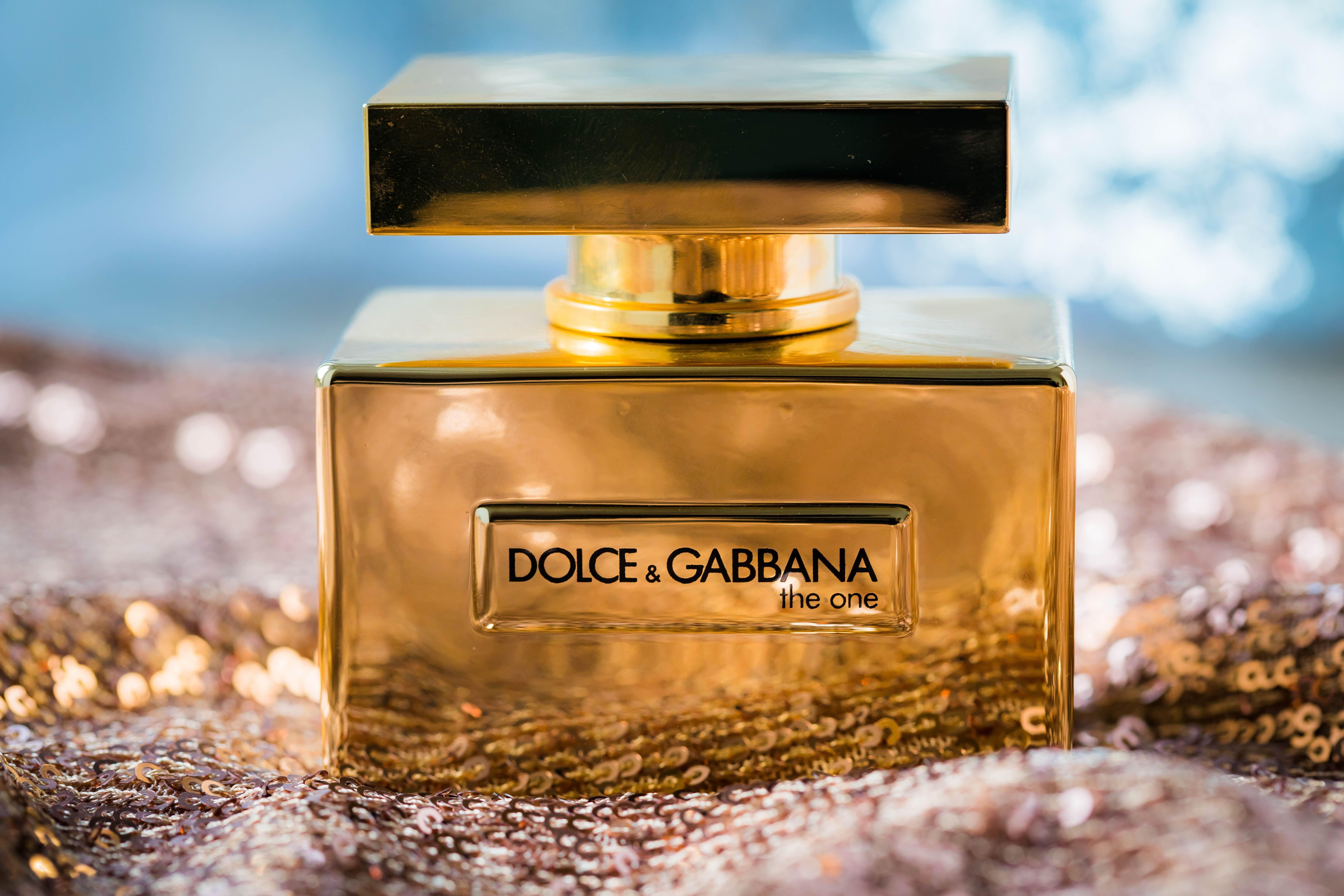 6633x4422 Dolce and Gabbana Perfume Bottle · Free
