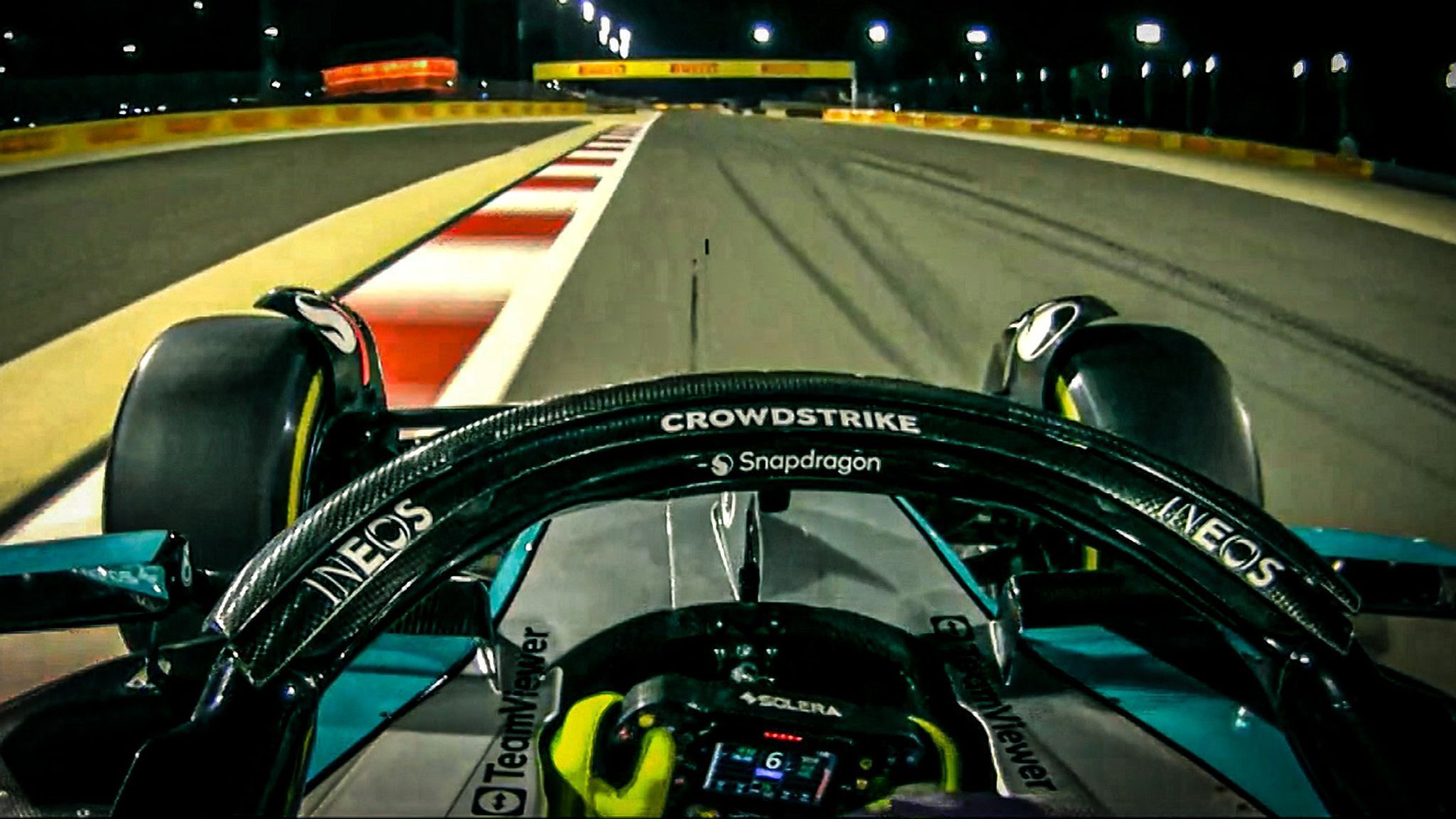 2048x1152 Sky F1's Anthony Davidson analyses Lewis Hamilton's fastest lap in the Mercedes during the second day of testing