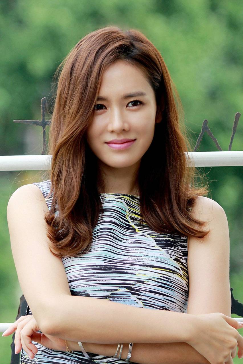 Son Ye Jin Wallpapers Top Free Son Ye Jin Backgrounds Wallpaperaccess