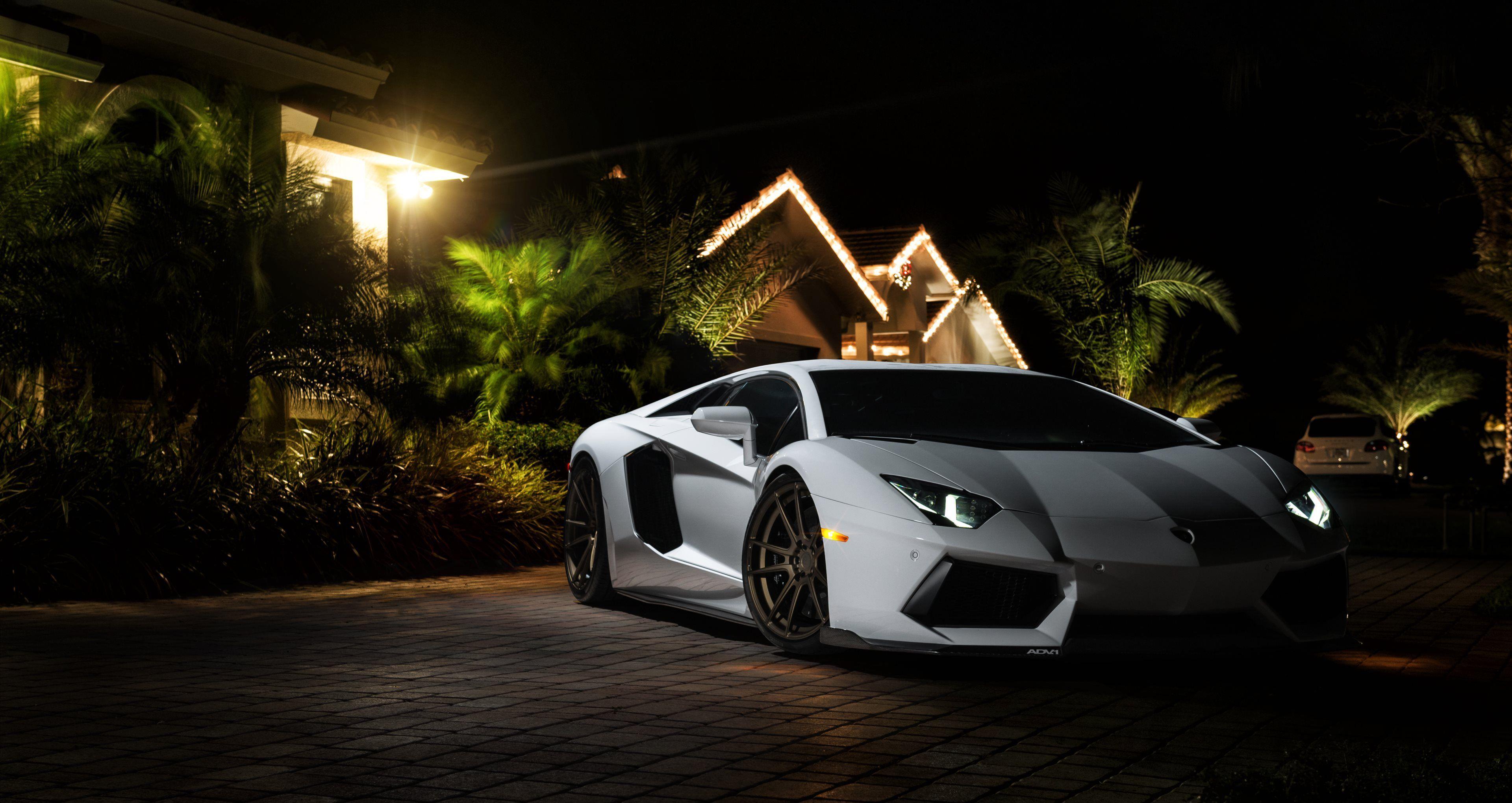 3840x2040 Lamborghini Night Wallpaper