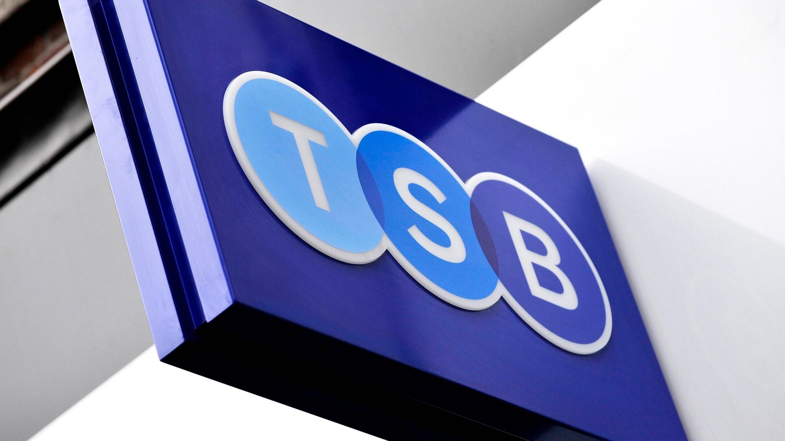 1600x900 TSB plans dividend for owner after IT failure fine damages parent's quarterly profits