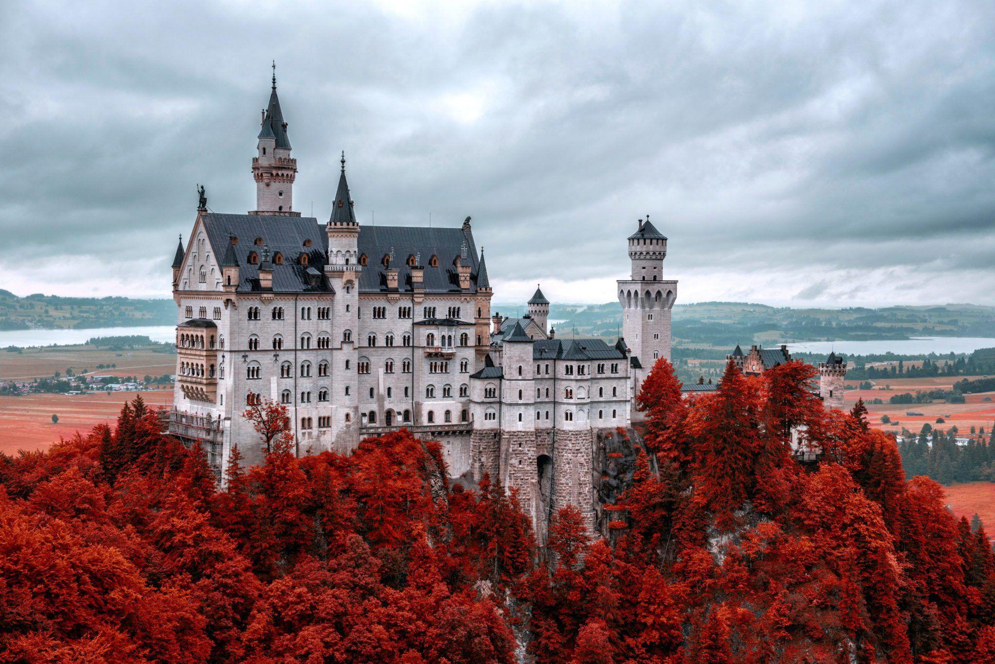 2048x1367 Add some royal flair to your phone with these castle wallpaper