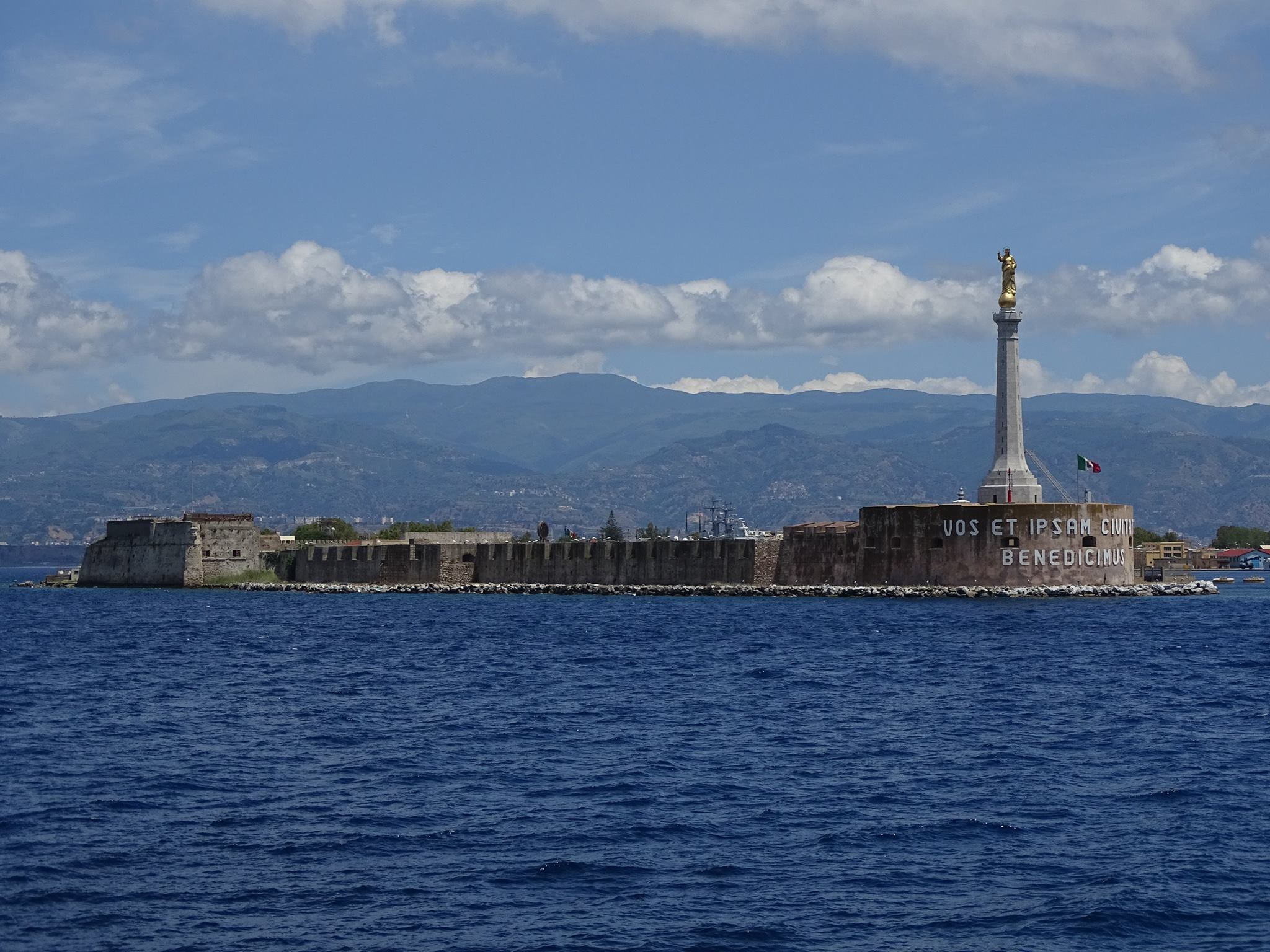2048x1536 Messina