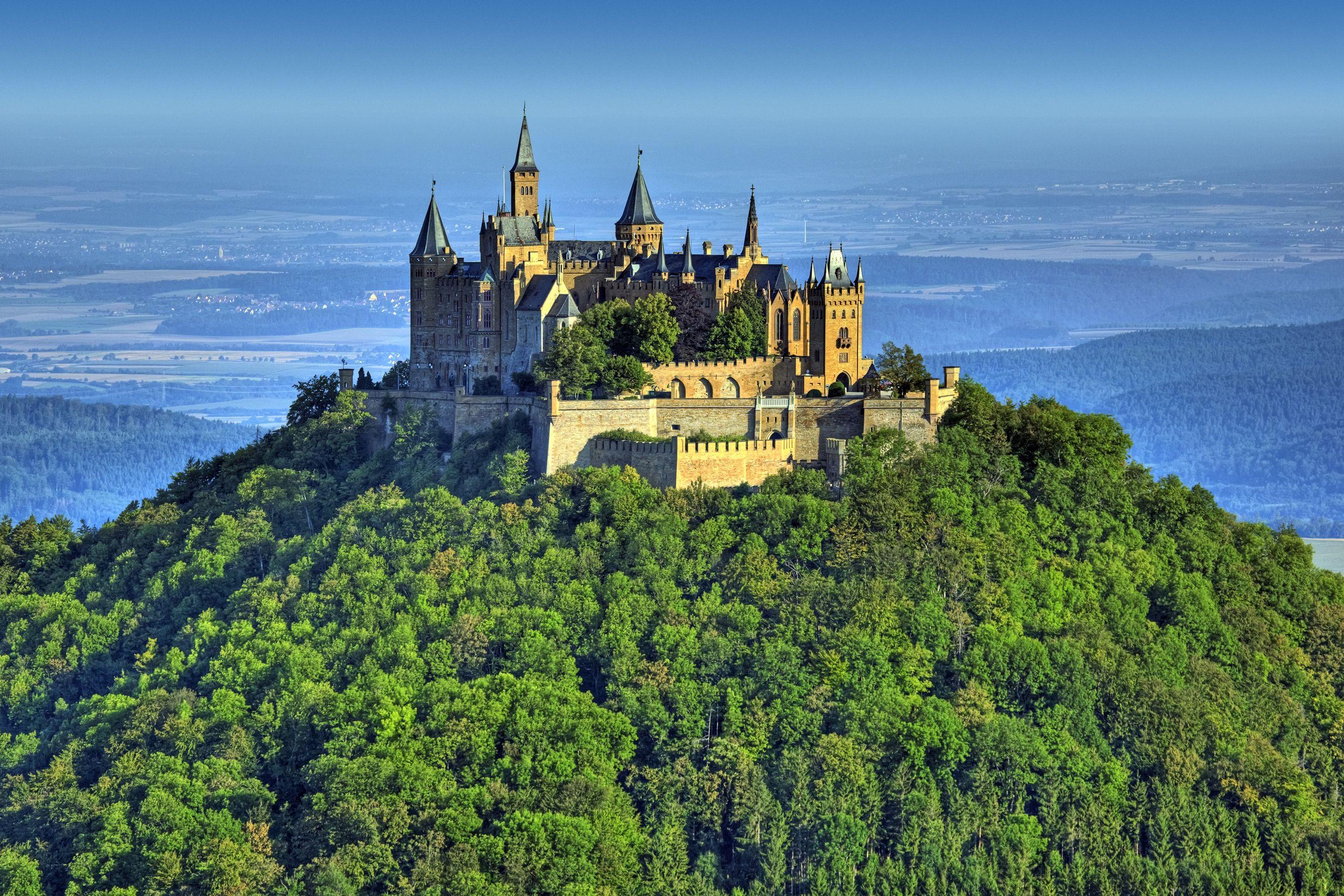 2700x1800 Hohenzollern Castle Germany Wallpaper