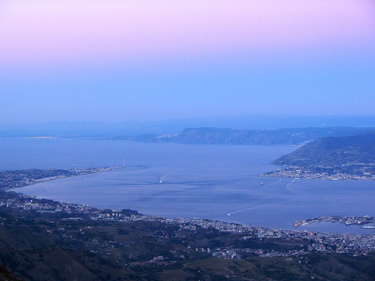 1280x960 Messina Straits