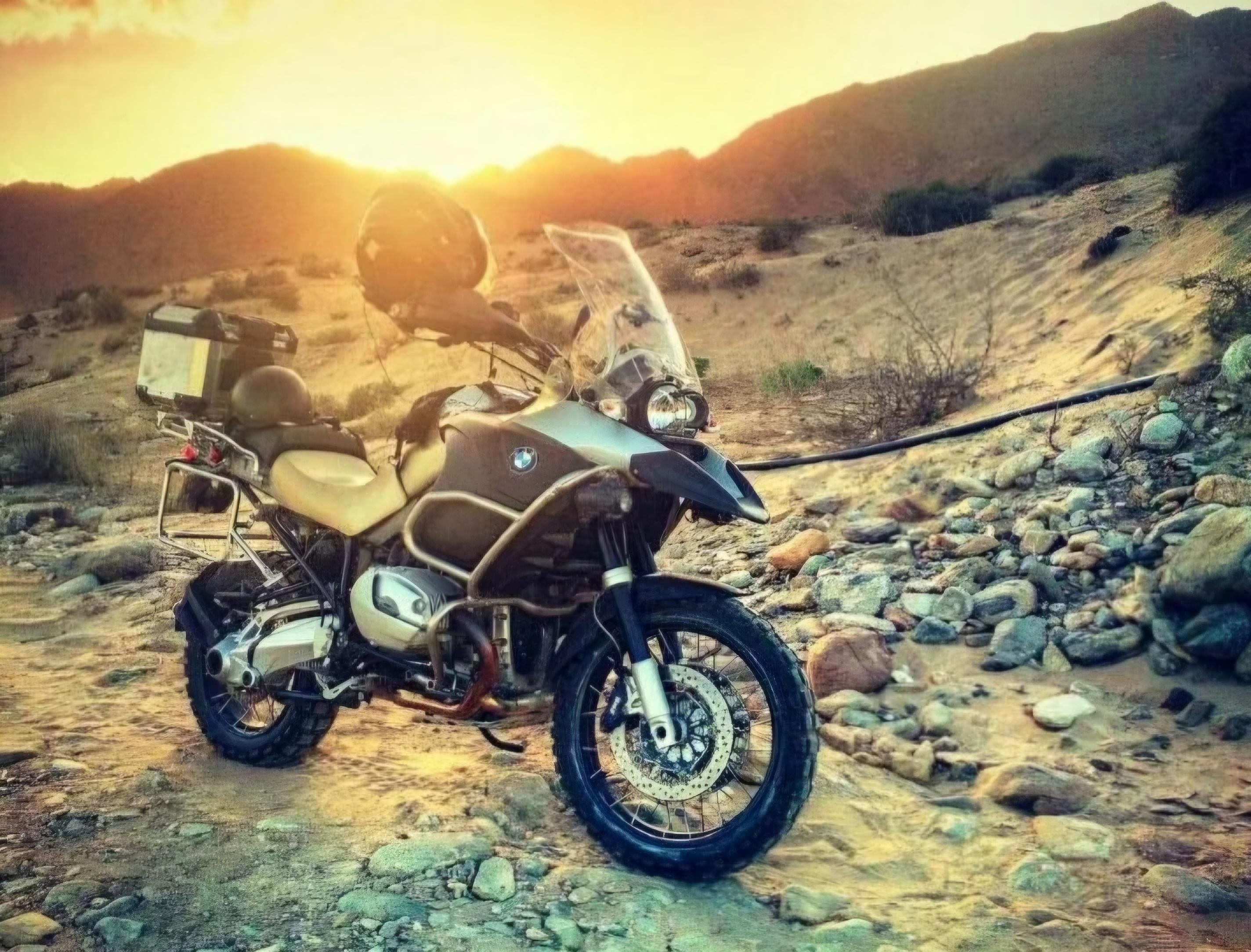 2848x2168 most aesthetic photo of your motorcycle