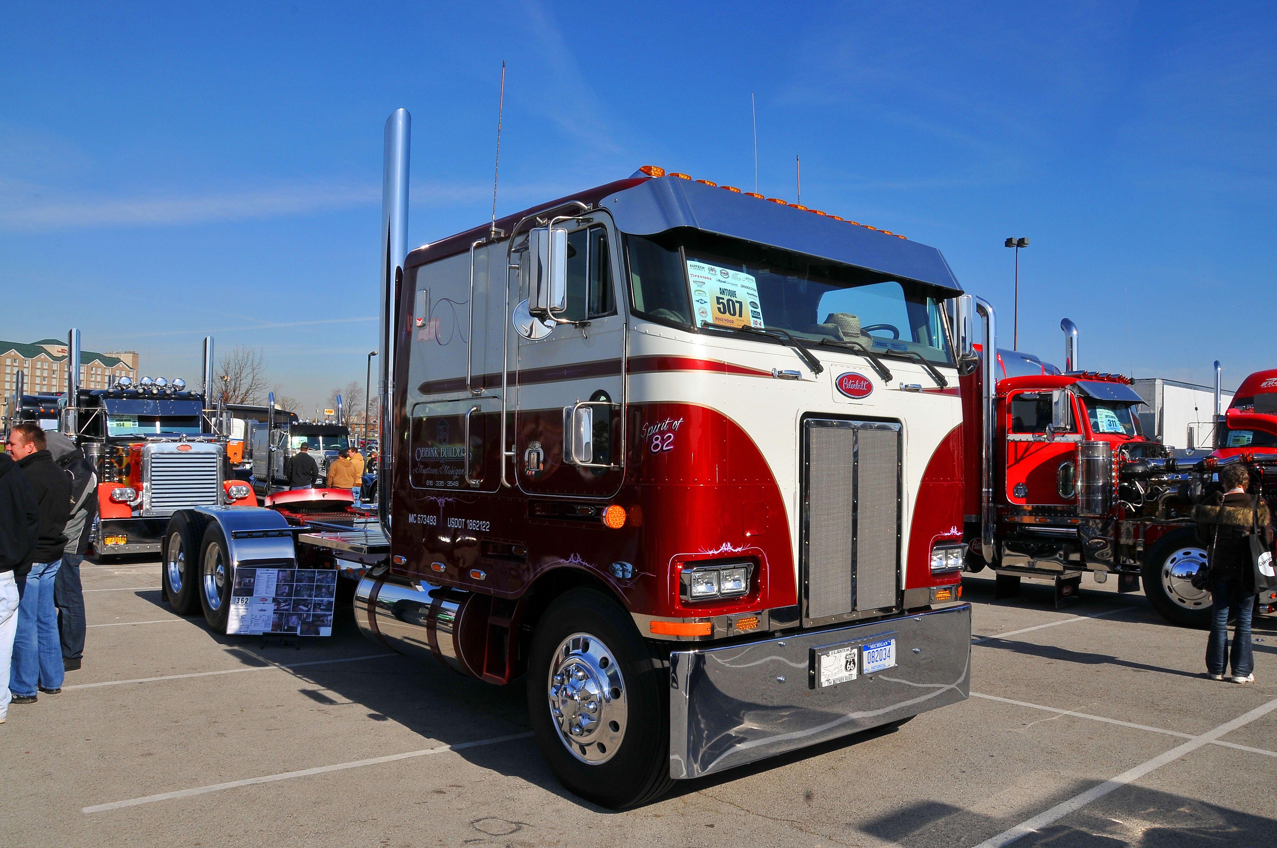 Питер билд. Грузовики Peterbilt 362. Петербилт 309. Бескапотный Петербилт 362. Американский грузовик Peterbilt.