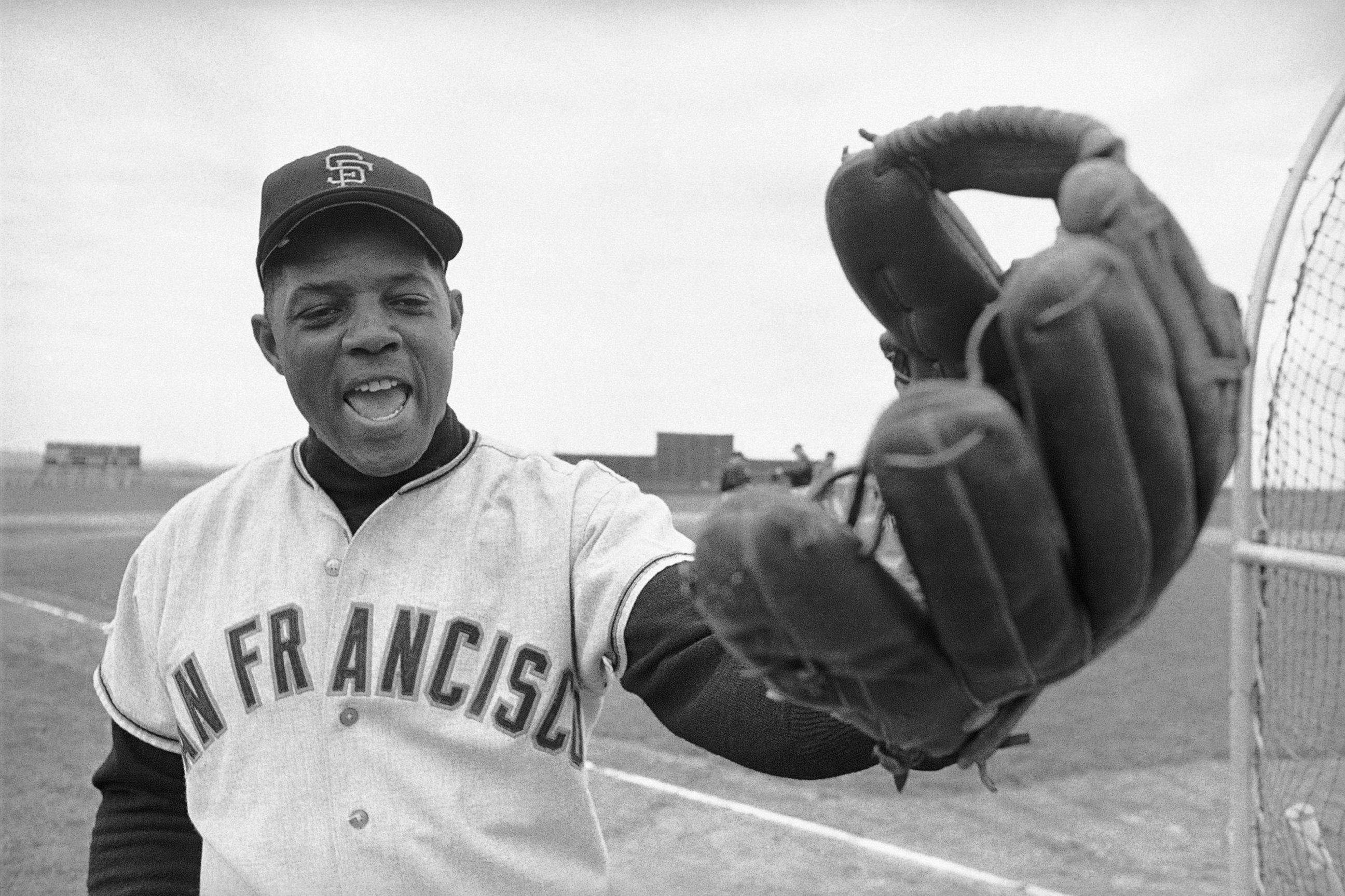 2592x1727 Baseball legend Willie Mays dies