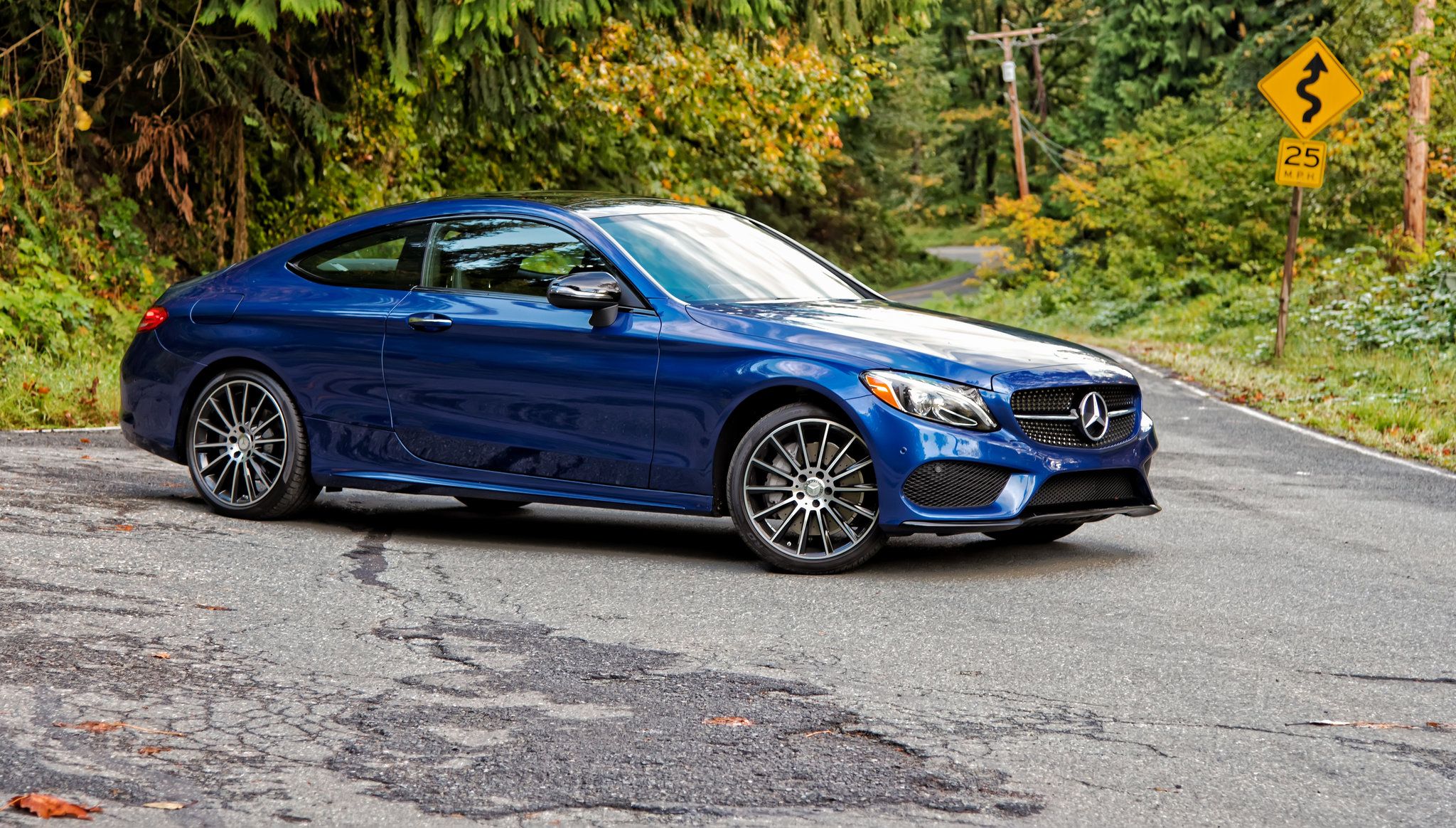 2048x1164 Driven Mercedes Benz C300