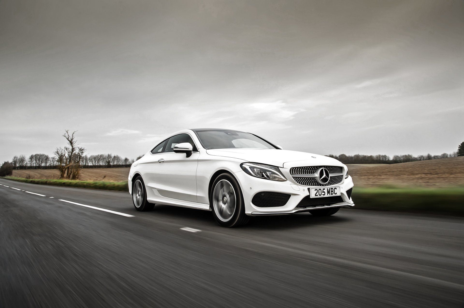1920x1278 Sleek White Mercedes Benz C ClassK Ultra HD Car Wallpaper