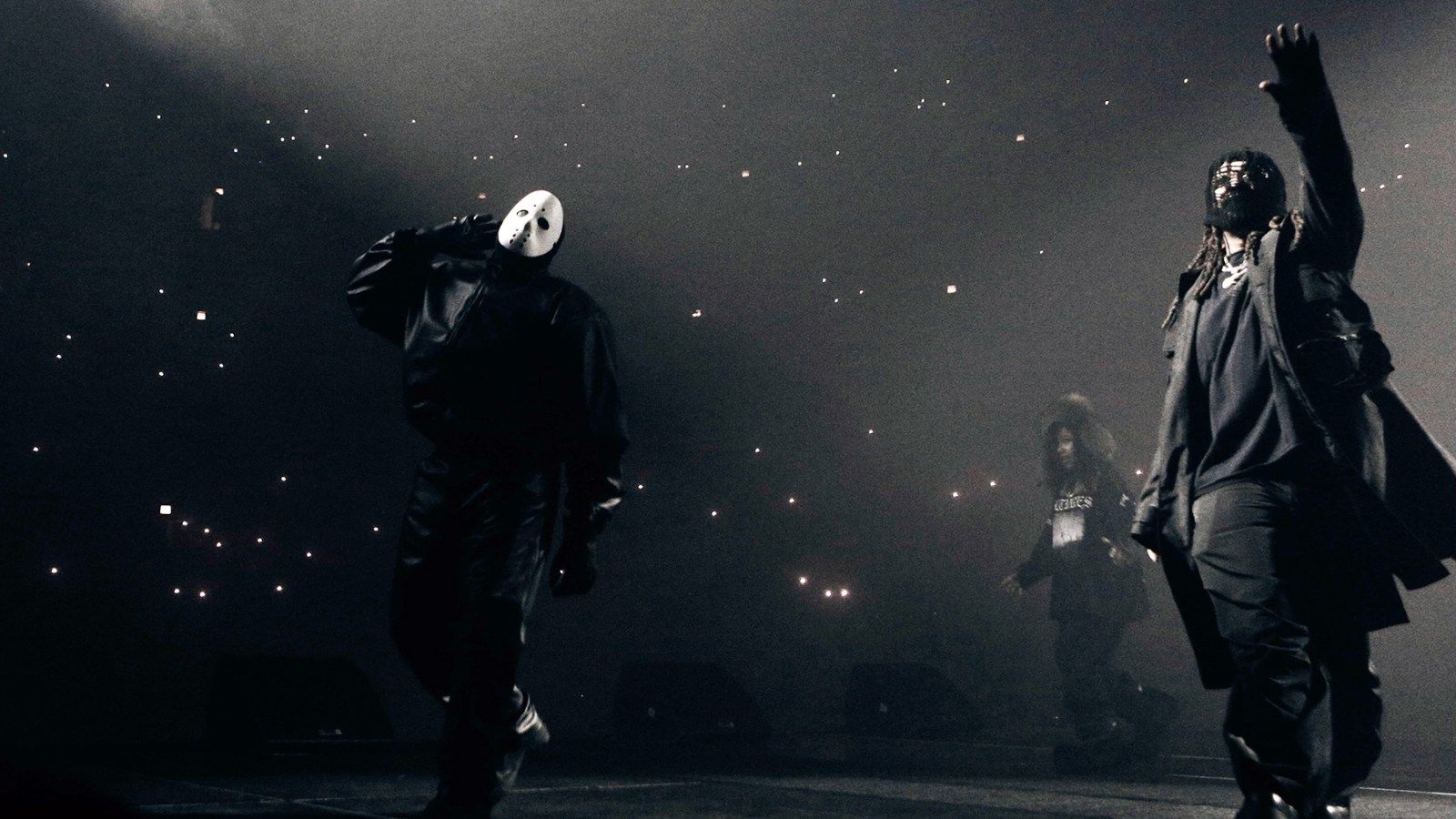 1600x900 Kanye West Vultures Chicago Premiere: Fans Still Believe