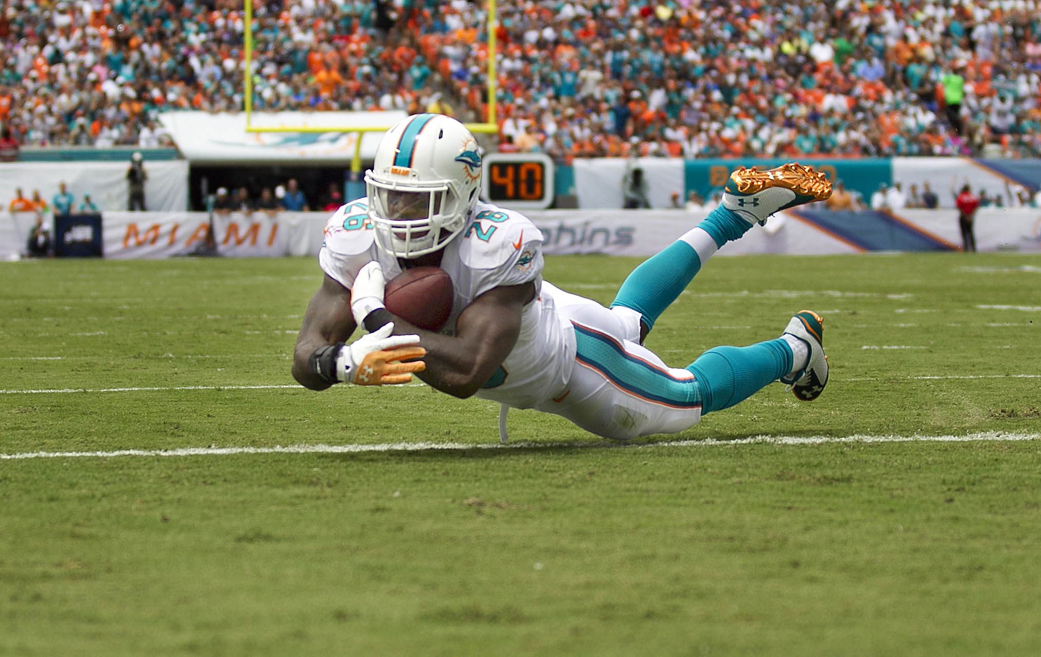 2028x1280 Miami Dolphins Action HD Wallpaper. Ultimate Sports Thrill