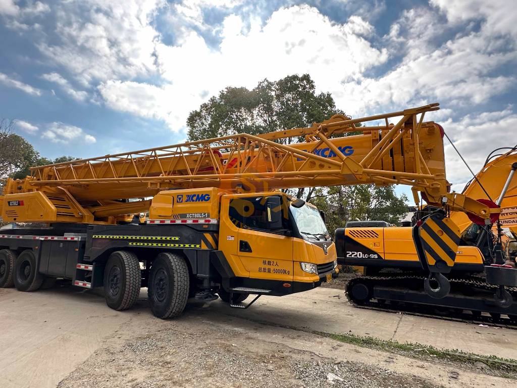 1024x768 XCMG XCT80 Used All Terrain Crane