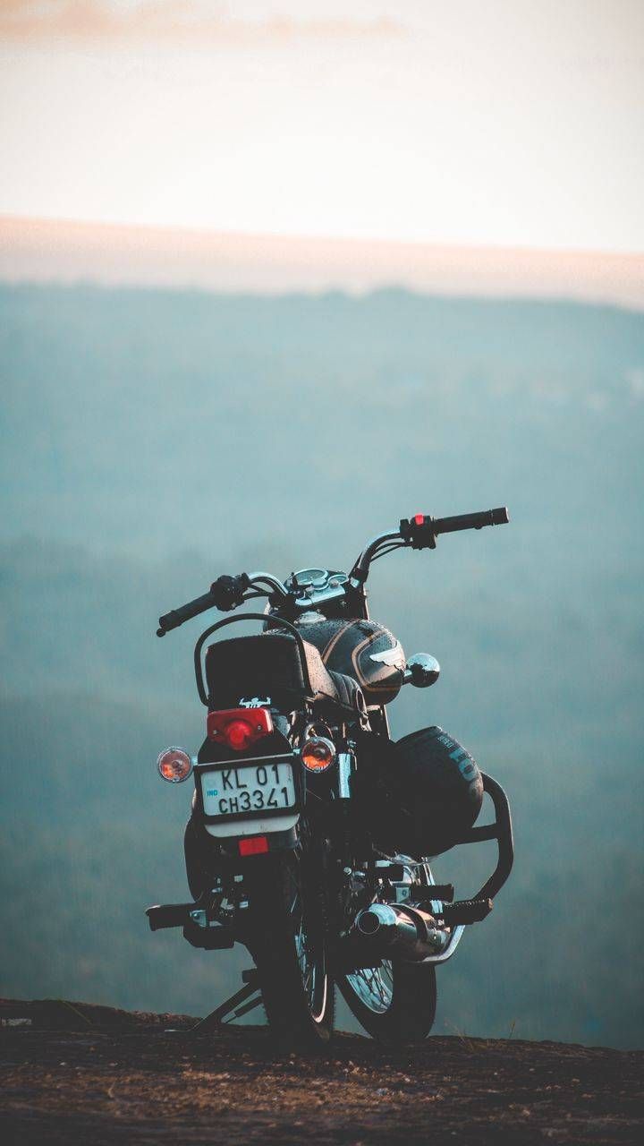 720x1280 Royal Enfield Bullet Standard