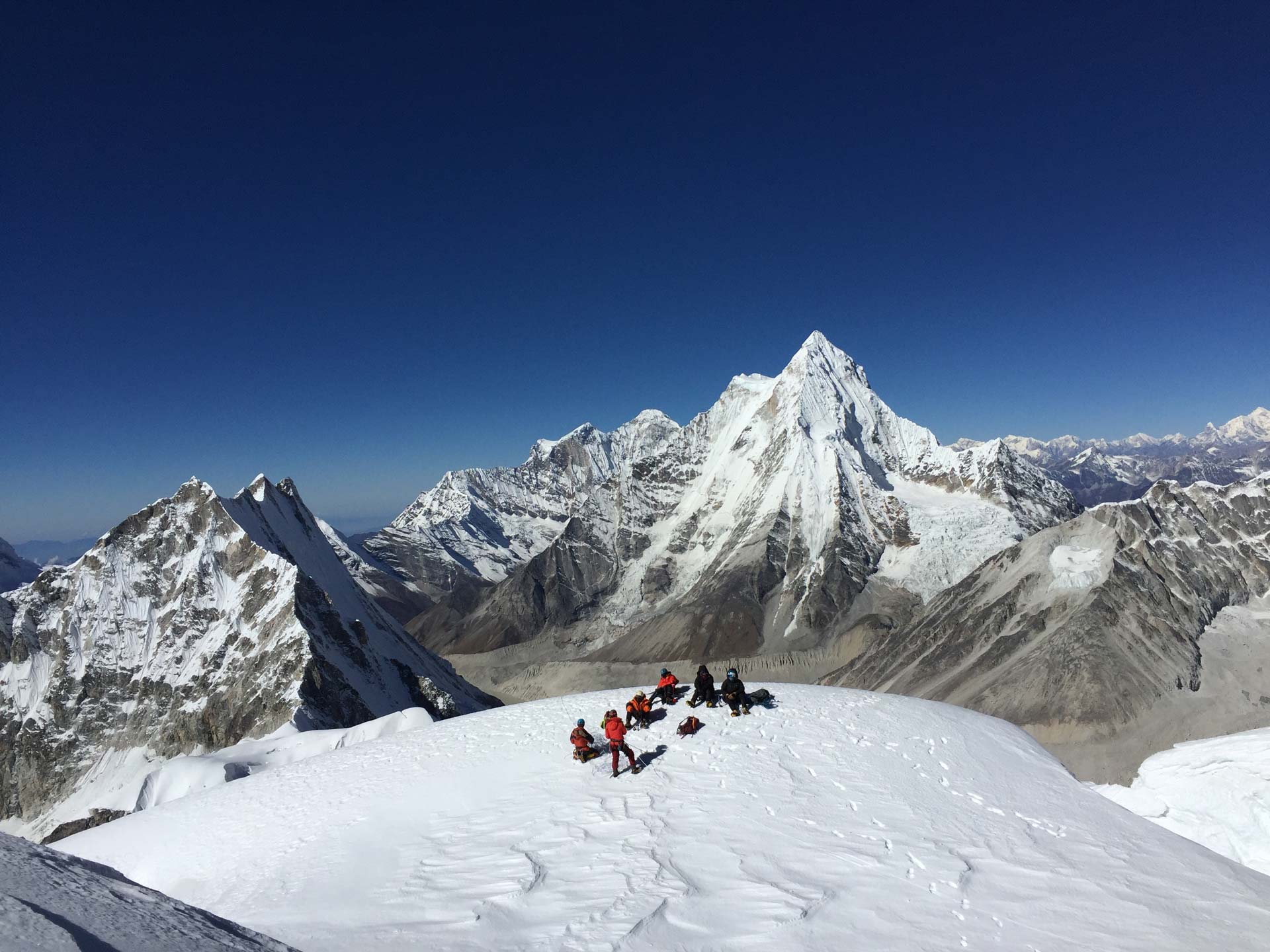 1920x1440 CHO OYU. 201M