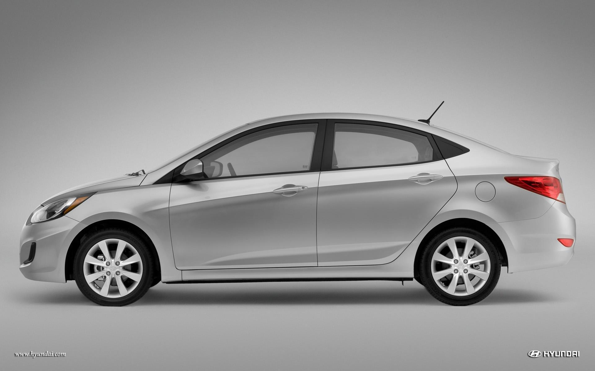 1920x1200 Hyundai Accent Wallpaper
