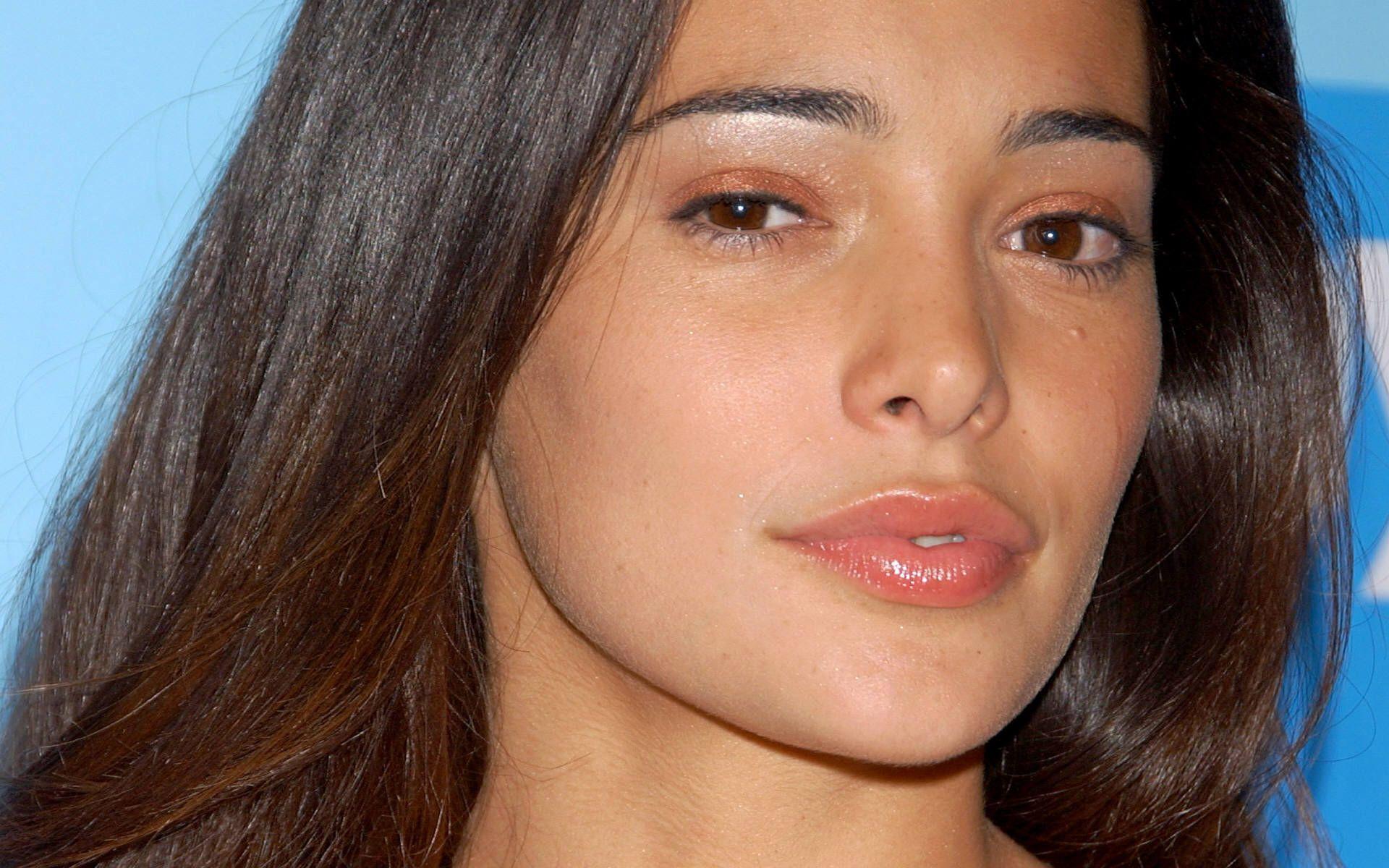 1920x1200 Natalie Martinez Face Wallpaper 55902 1920x1200px