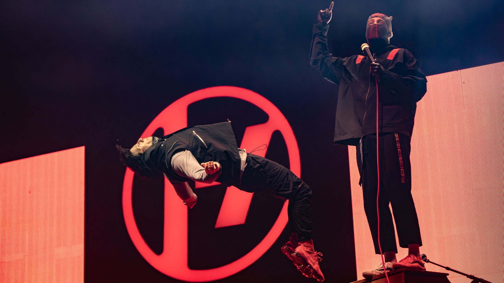 2048x1152 twenty one pilots conclude their lore with epic, emotional. Kerrang!