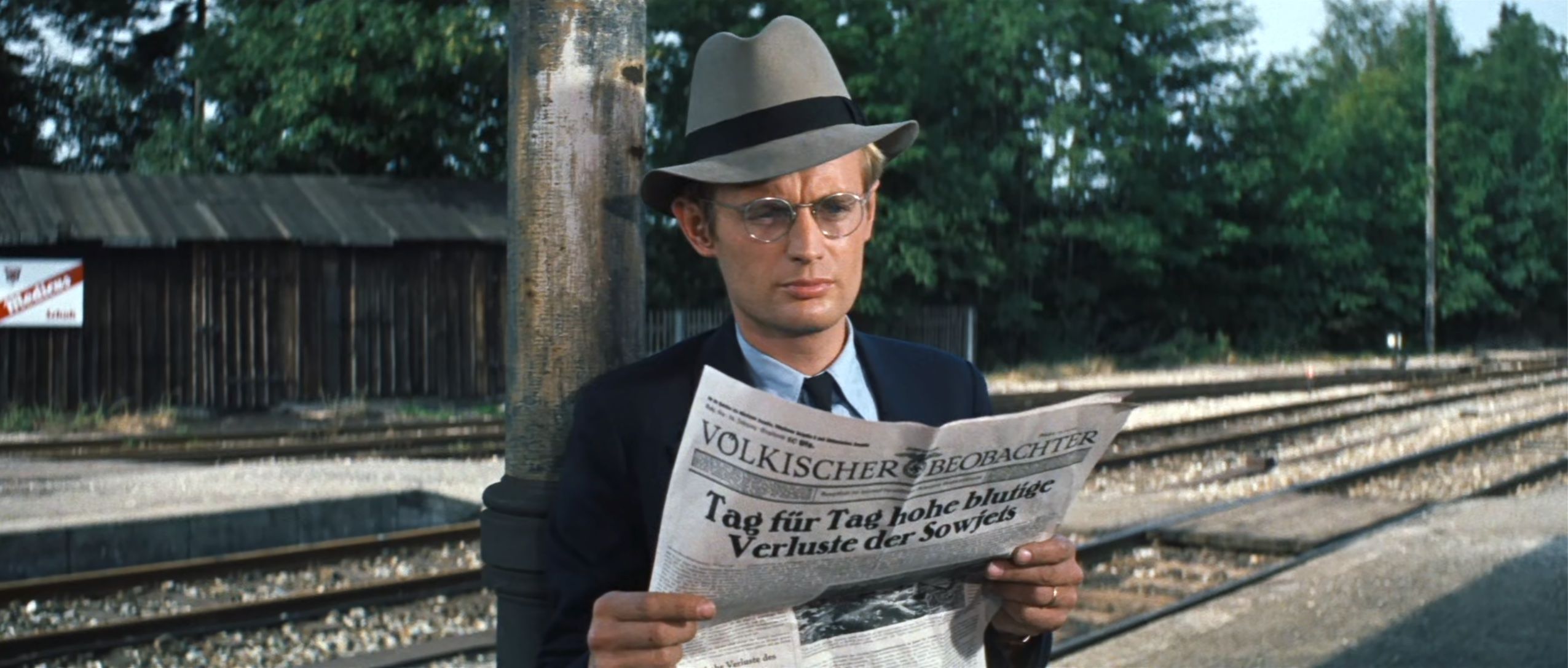 2551x1087 David McCallum