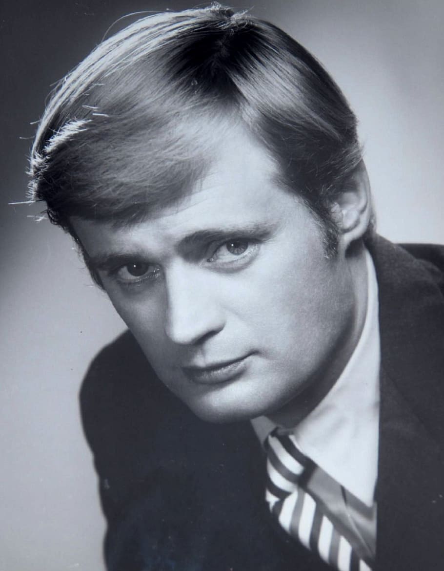 910x1169 HD wallpaper: david mccallum, actor, musician, television, series, vintage
