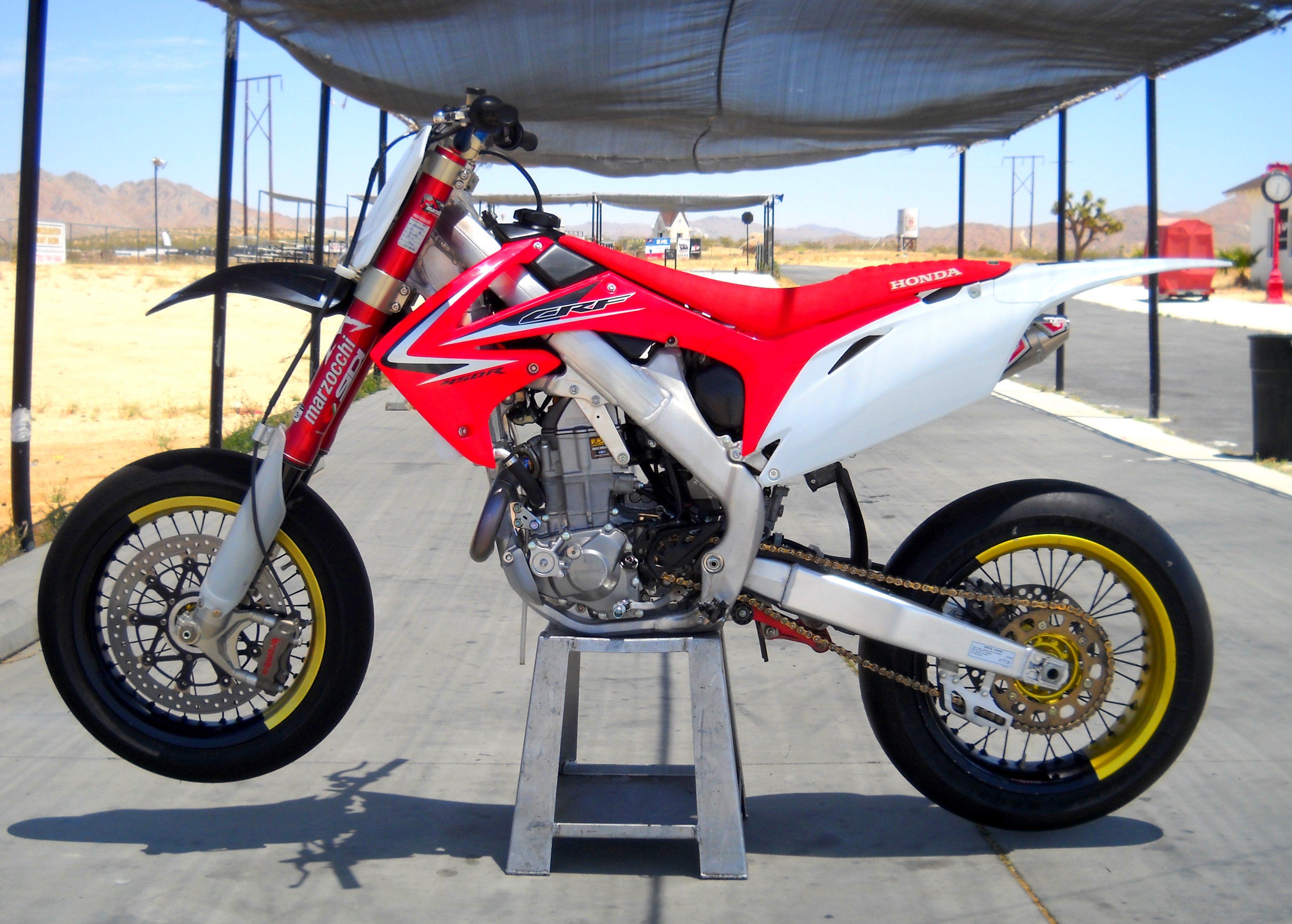 3282x2348 CRF 450 Supermoto Wallpaper