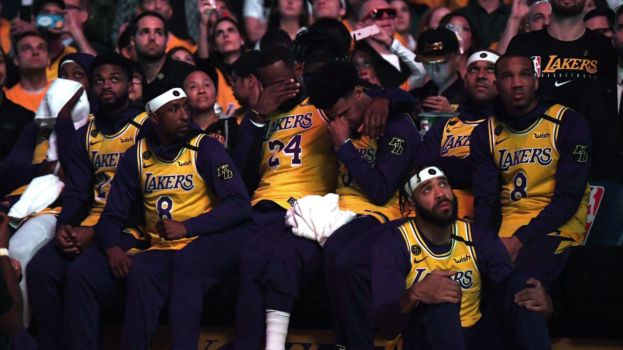 2560x1440 Los Angeles Lakers Honor Kobe and Gianna Bryant in Emotional