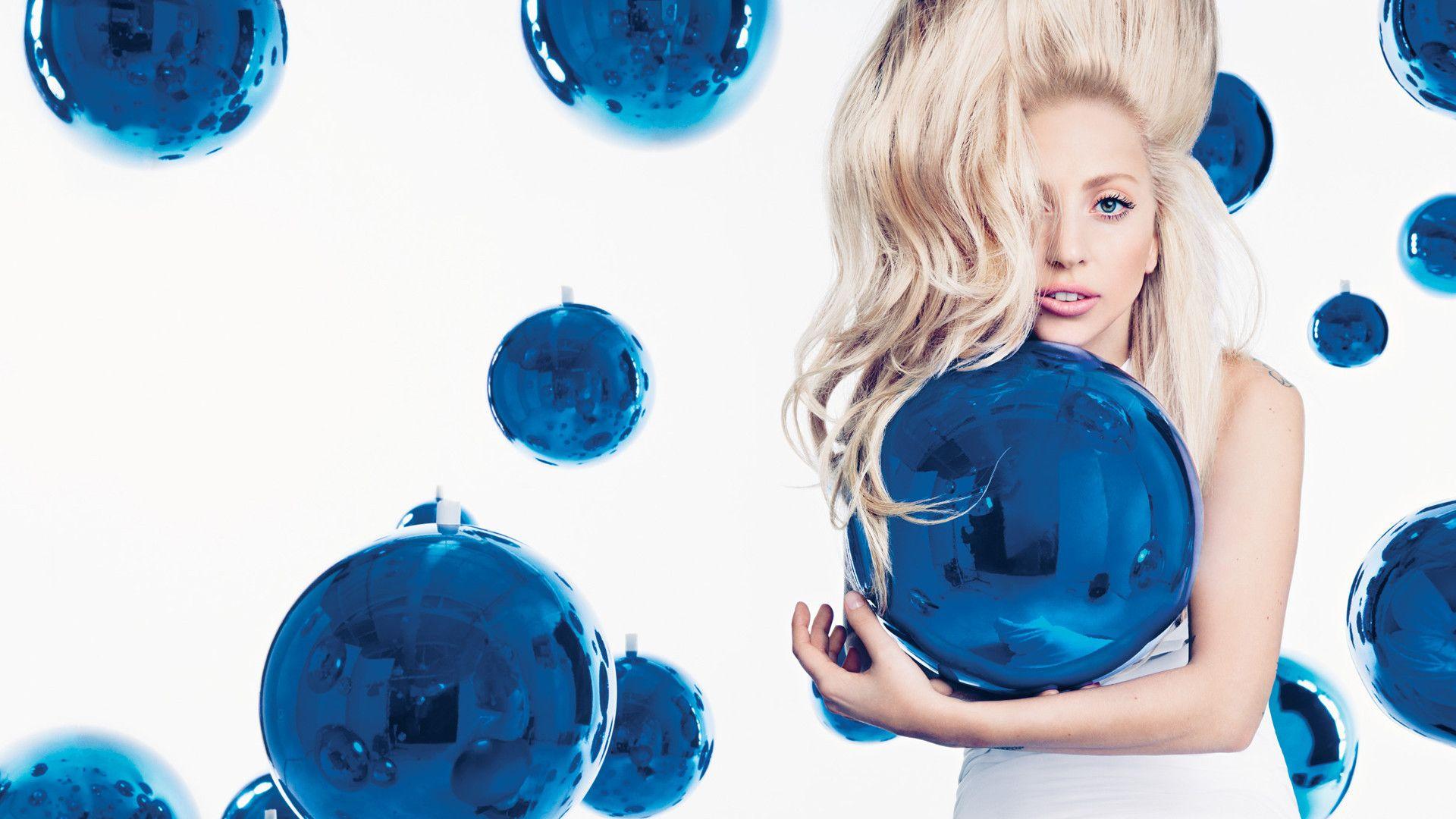 1920x1080 Hình nền: Lady Gaga, màu xanh da trời, quả bóng bay, Đồ chơi, trái bóng, Vẻ quyến rũ, chơi