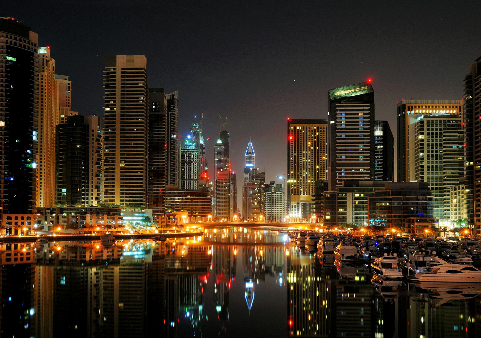1920x1352 Dubai Nightscape HD Wallpaper