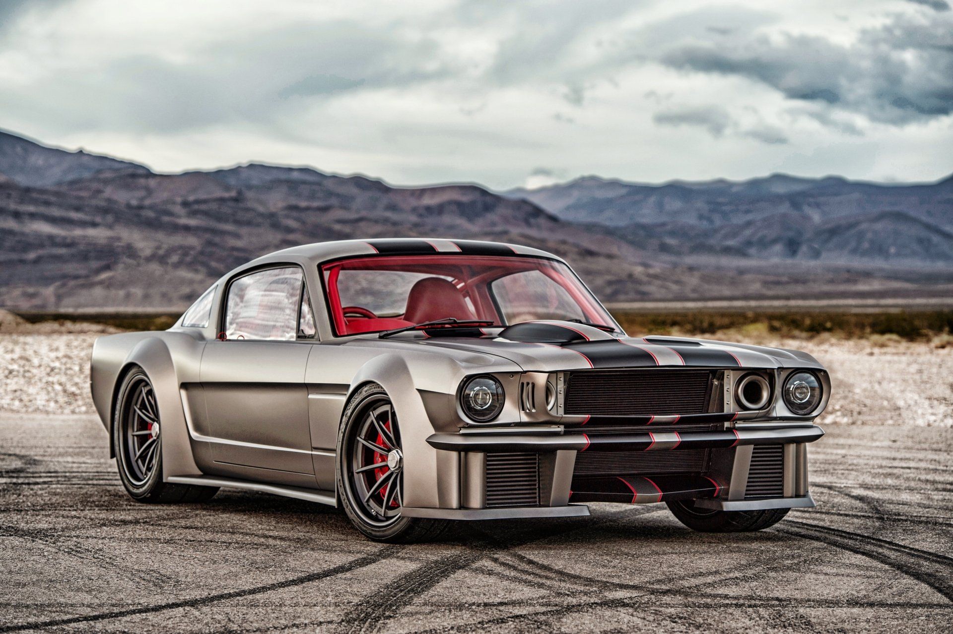 1920x1278 4K Ultra HD Silver Ford Mustang Muscle Car Wallpaper