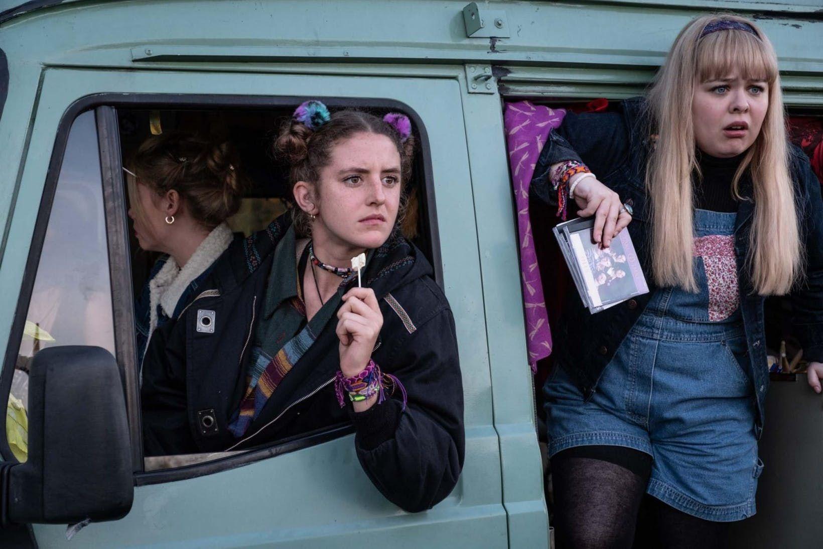 1640x1093 Best Derry Girls image. Tv shows, Movie tv, Girl gifs