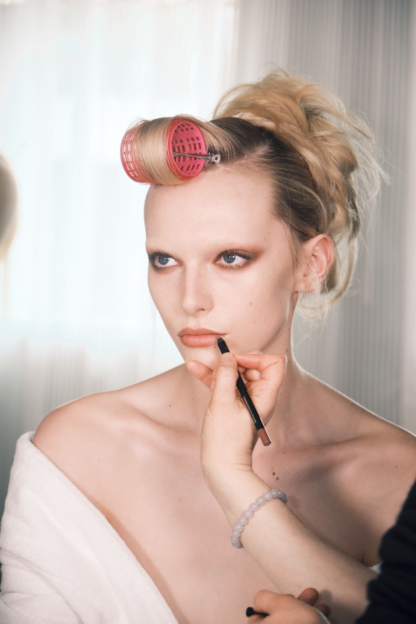 1600x2400 How Model Alex Consani Got Ready for the Oscars 2024