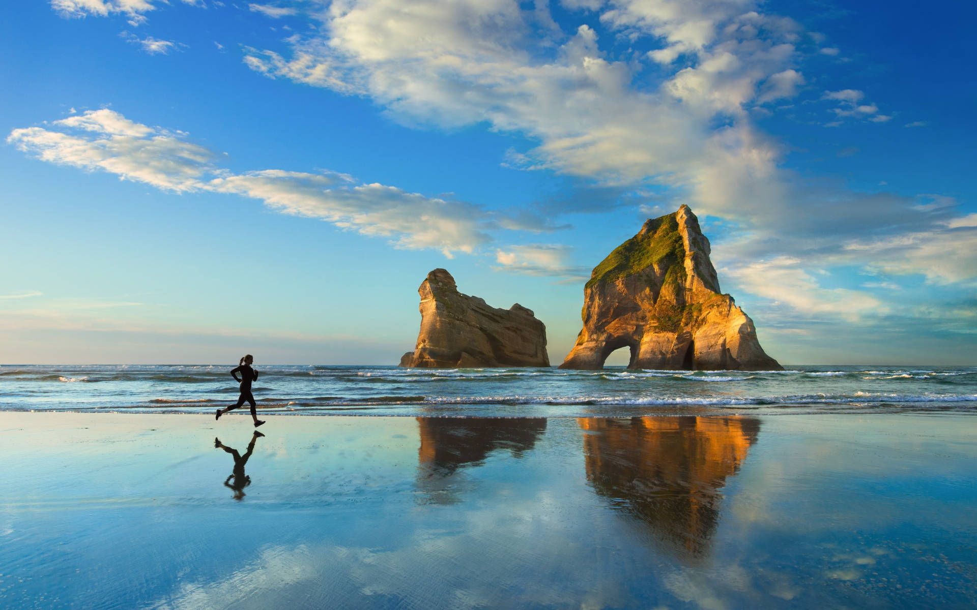 1920x1200 Download Woman Running In Beach Shore Wallpaper