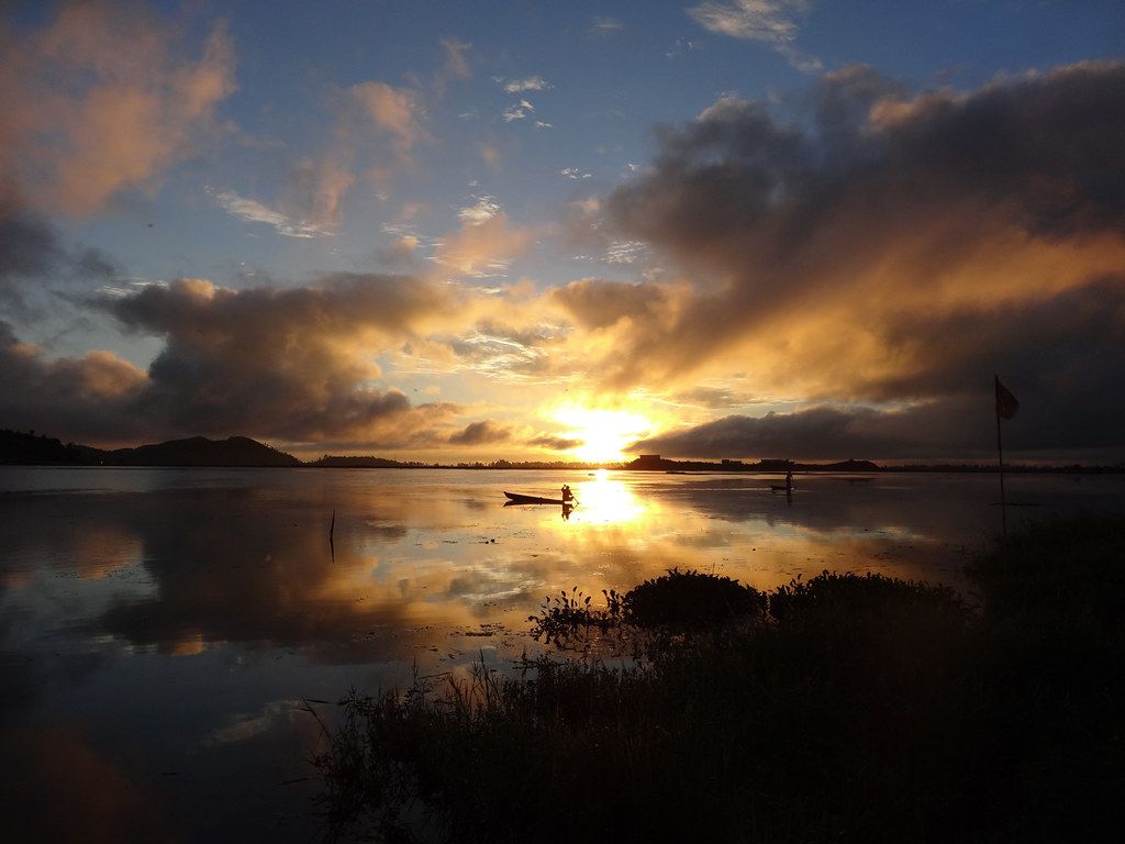 1024x768 Sunset at Loktak Lake