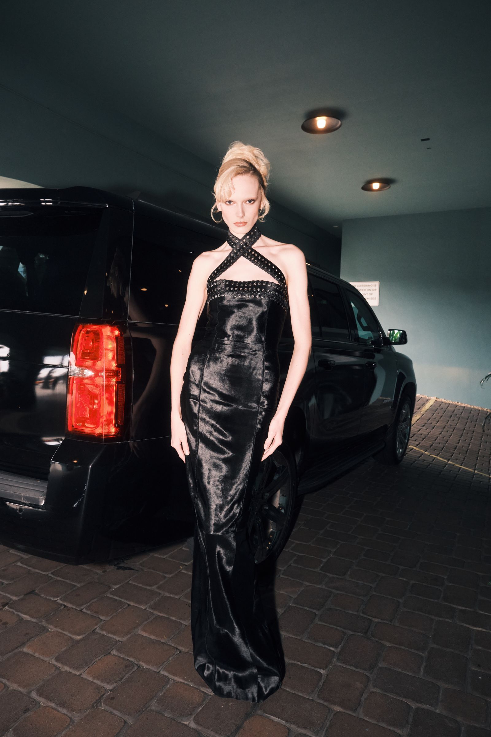 1600x2400 How Model Alex Consani Got Ready for the Oscars 2024